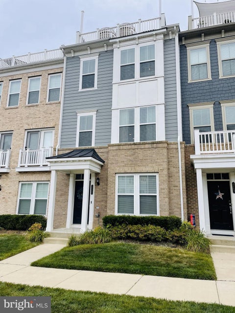 Townhouse For Rent - 17255 Herring Gull Lane<br/> DUMFRIES, VA 22026