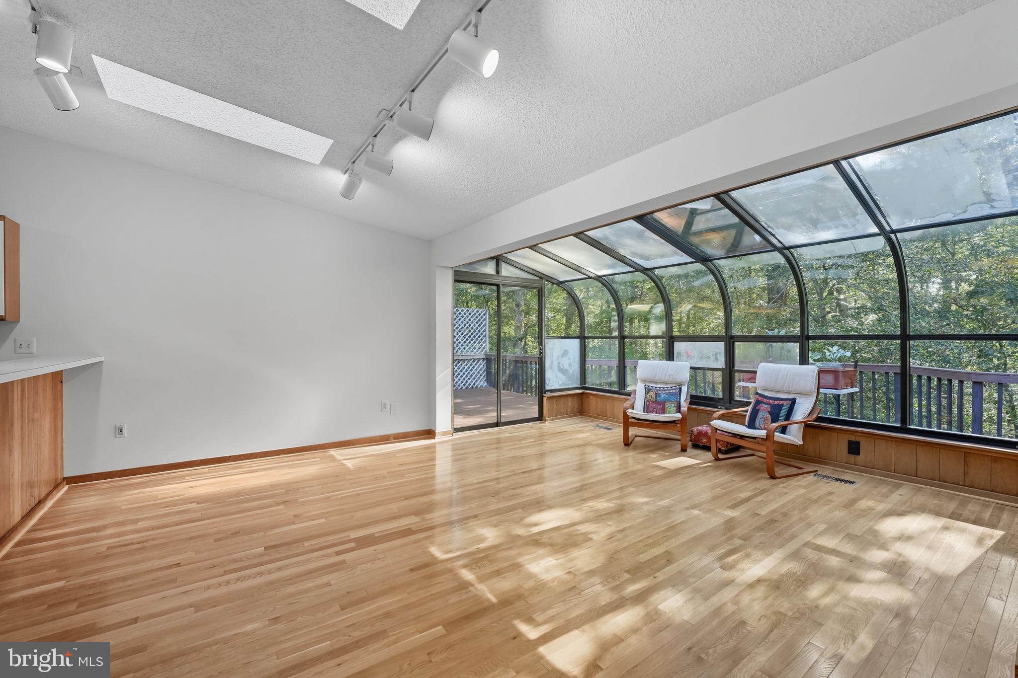 OCCOQUAN FOREST - Residential