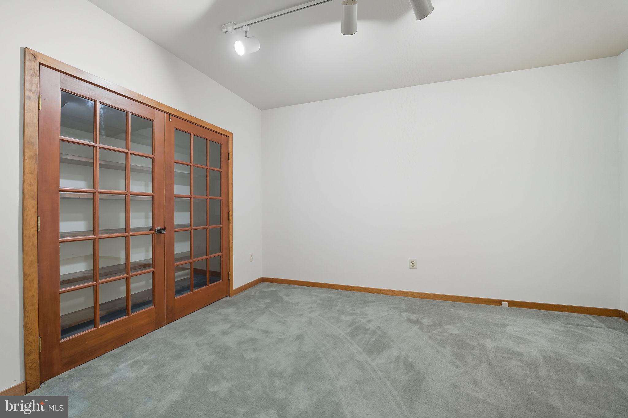 OCCOQUAN FOREST - Residential