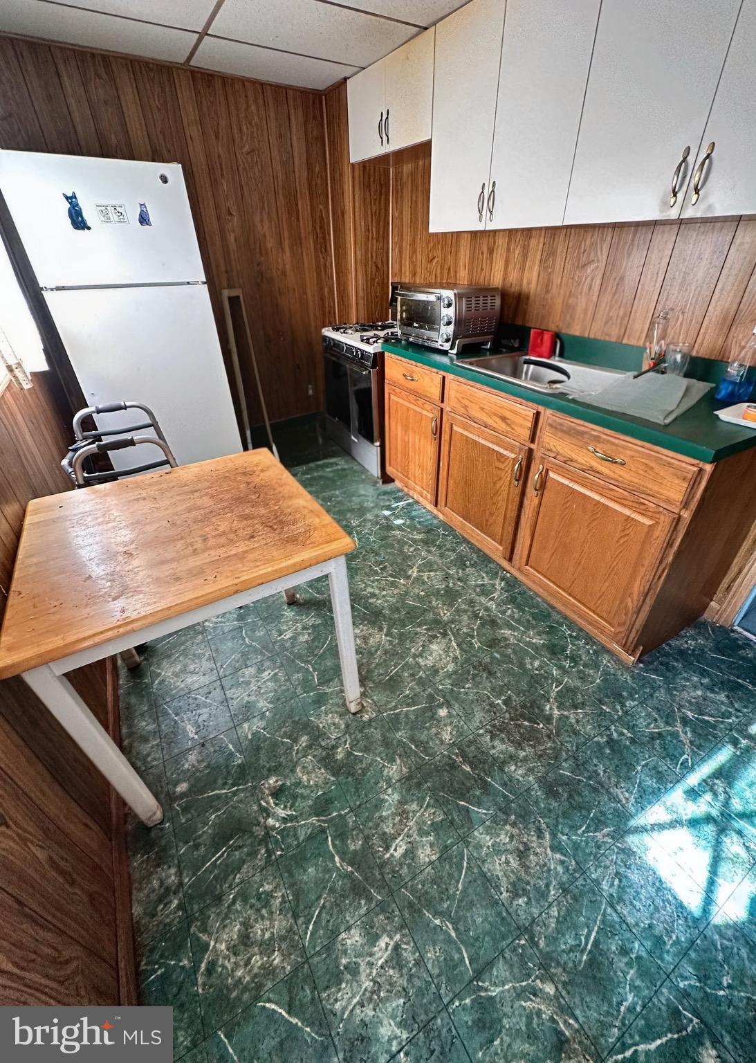 FOX CHASE - Residential