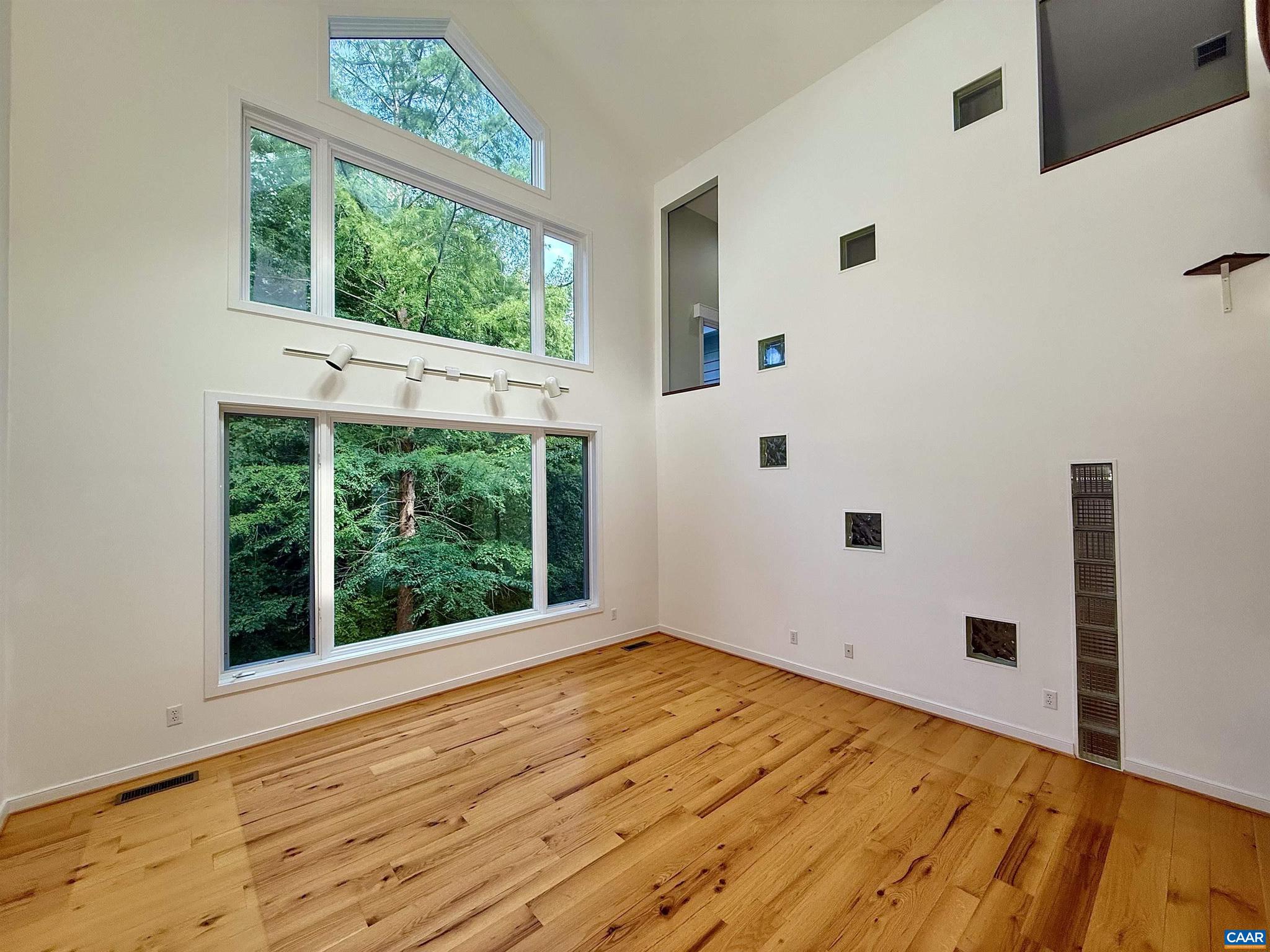 DUNLORA - Residential