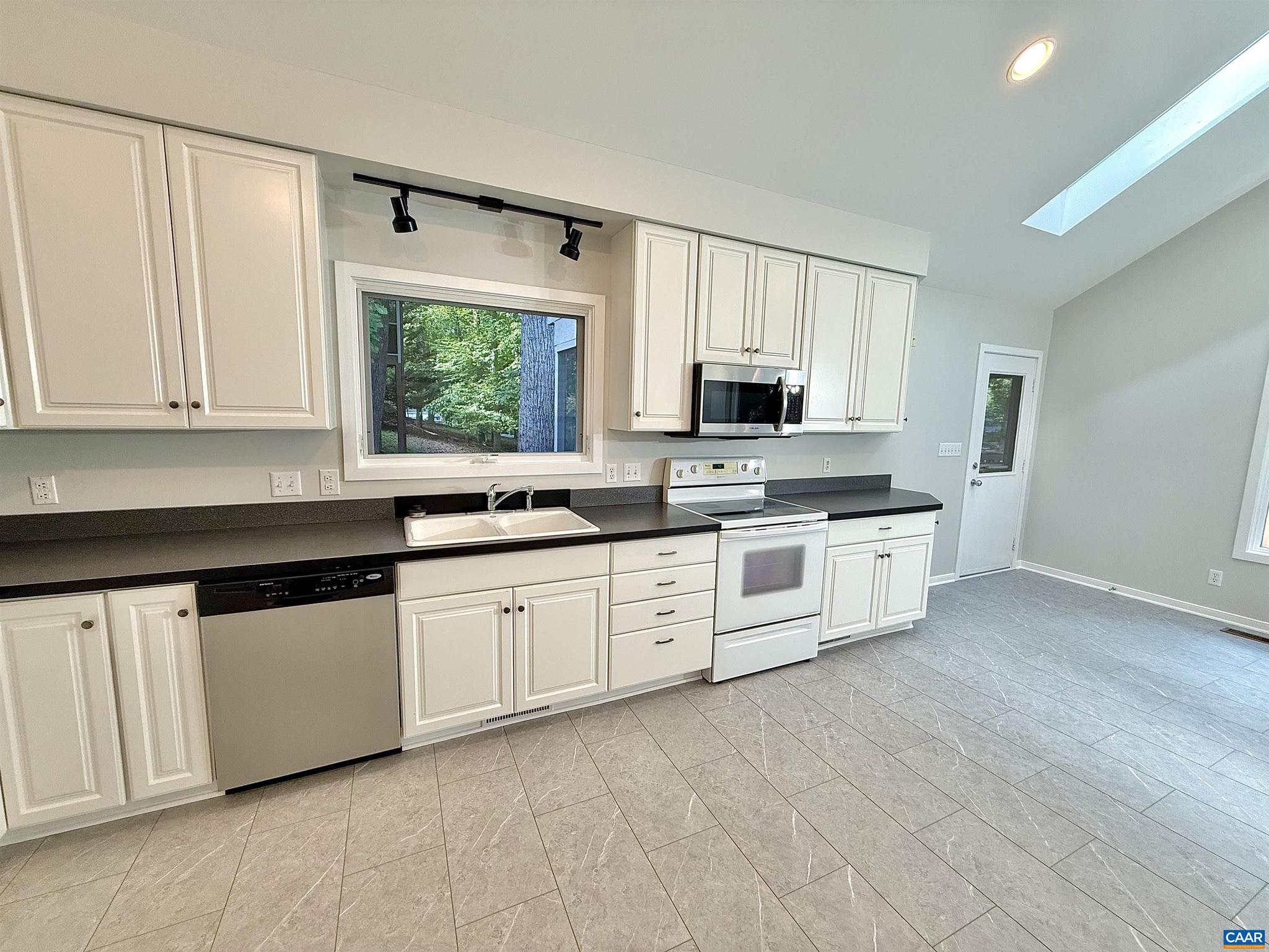 DUNLORA - Residential