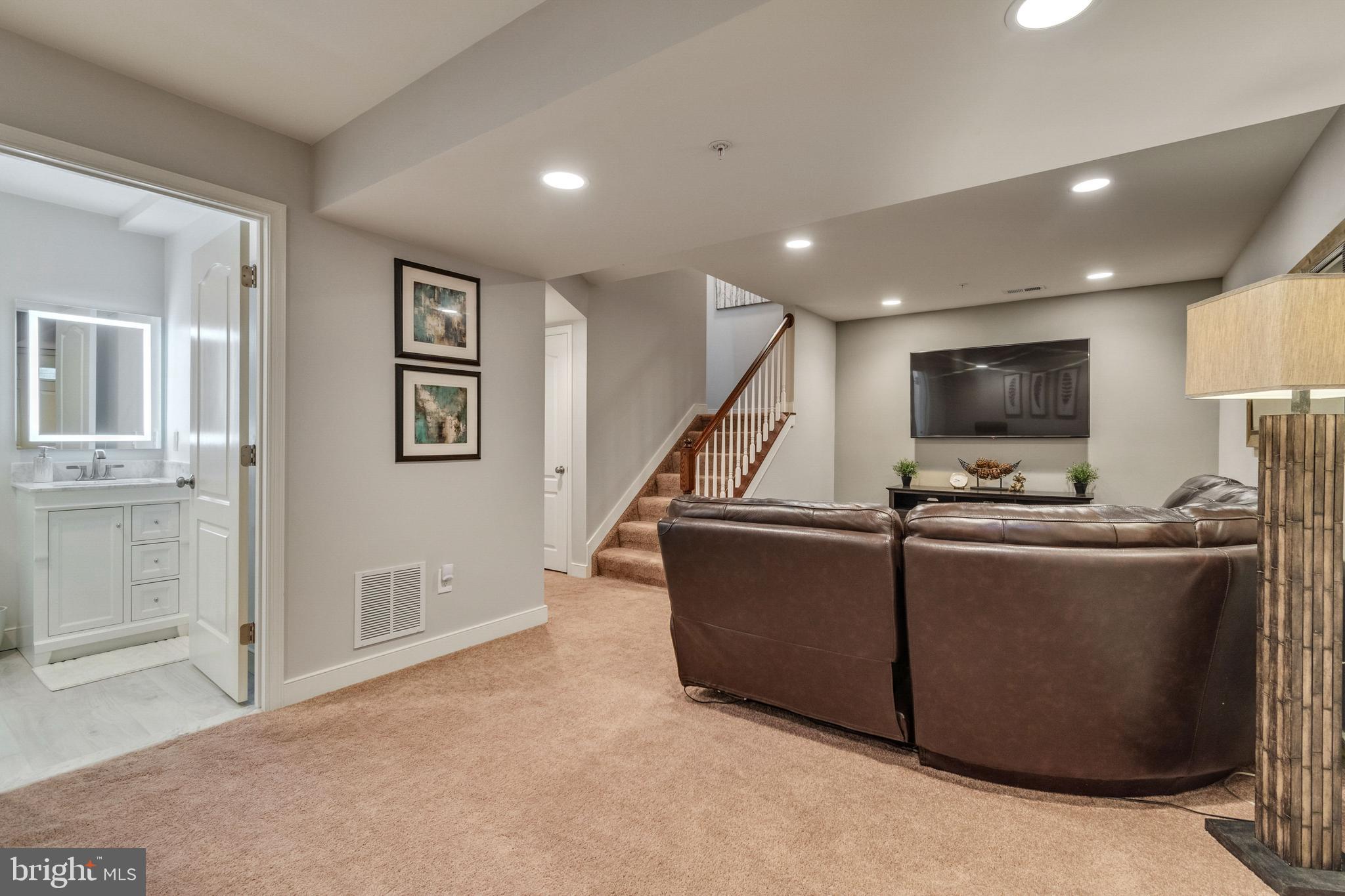 CRAWFORDS KNOLL - Residential