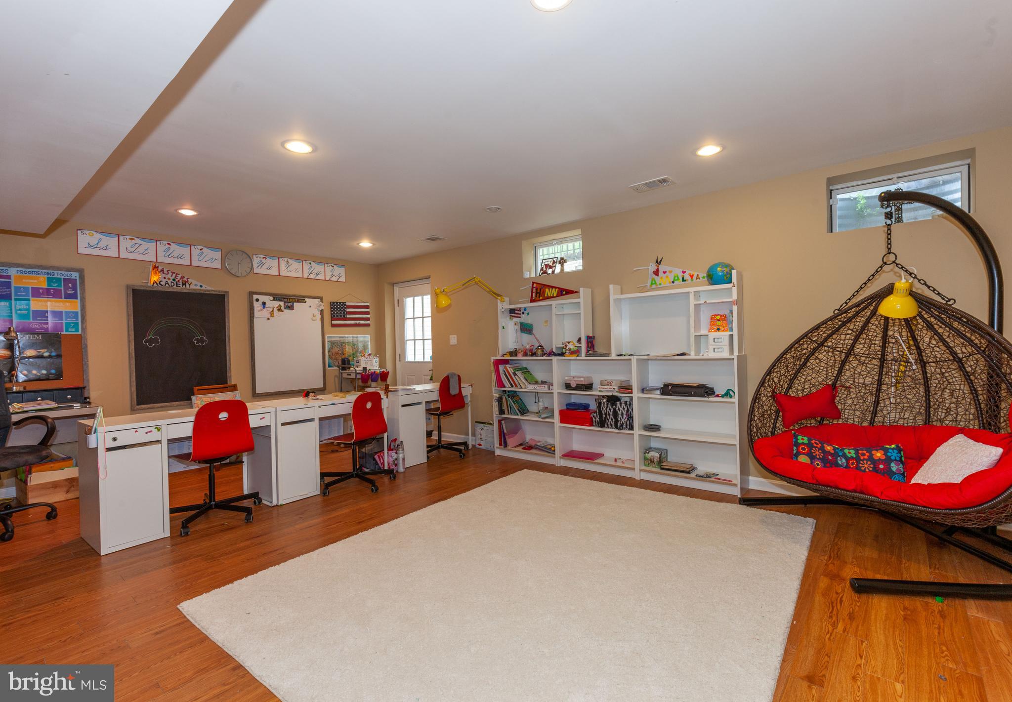 LAUREL HIGHLANDS - Residential Lease