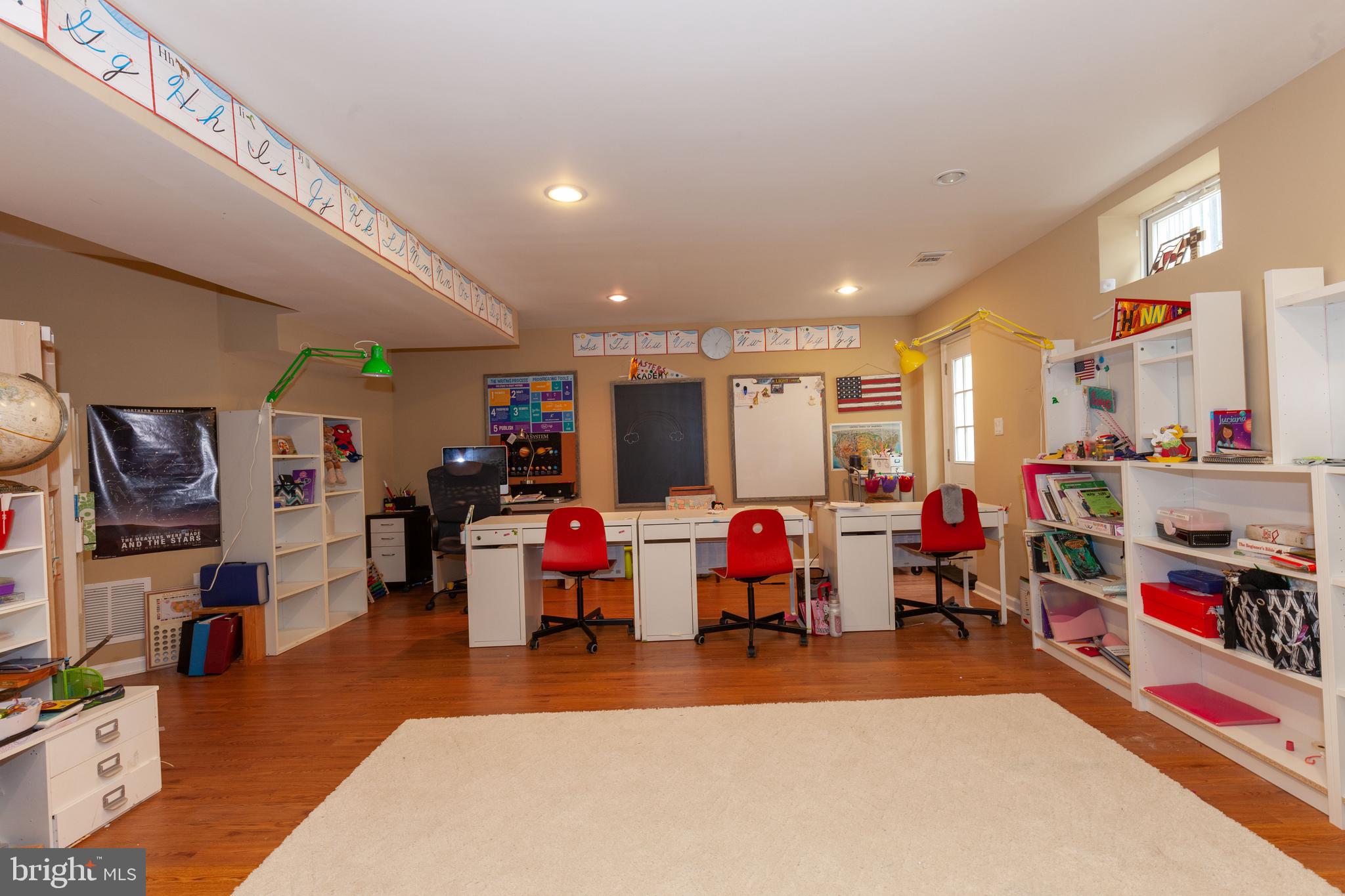 LAUREL HIGHLANDS - Residential Lease