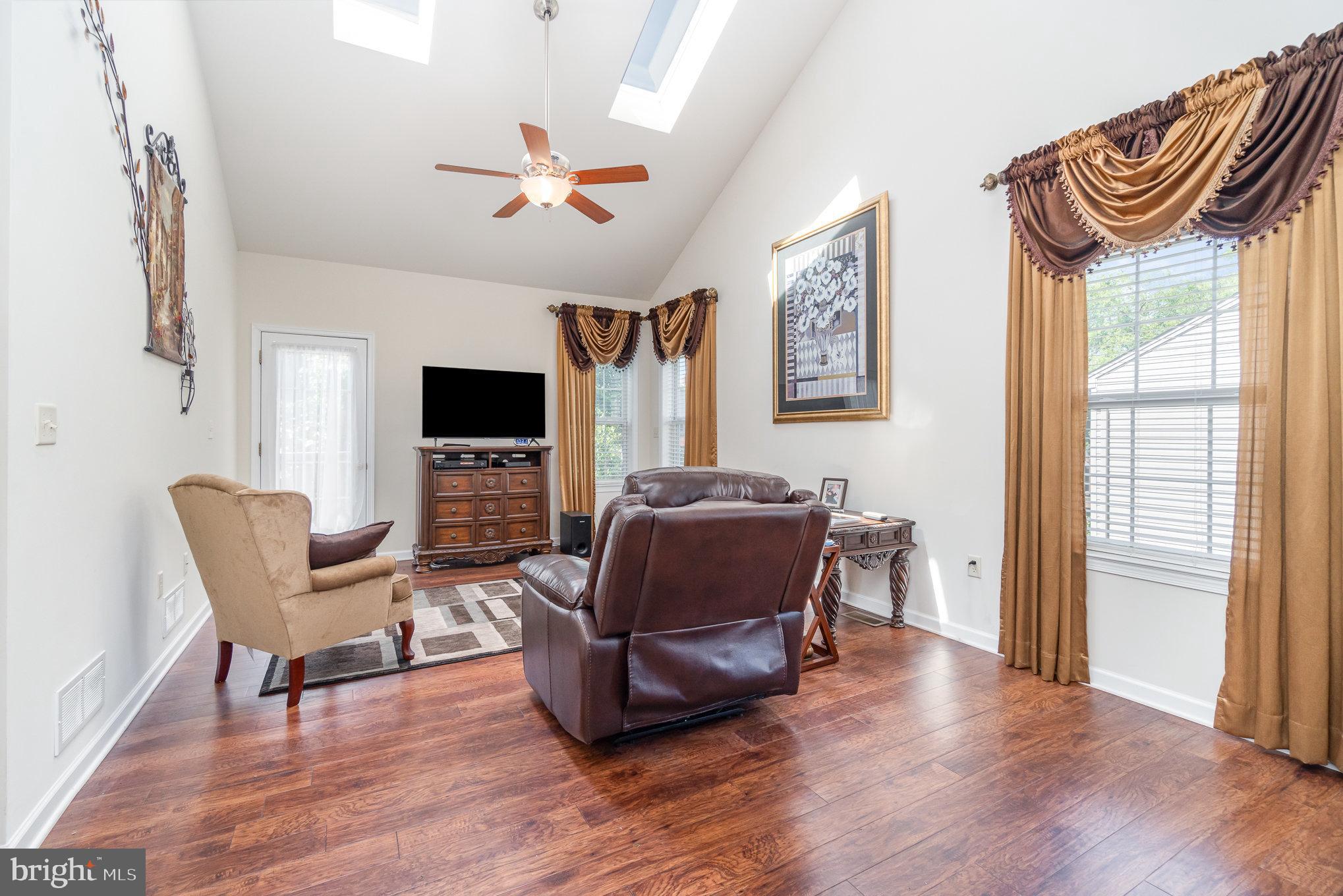 6121 SAWGRASS COURT