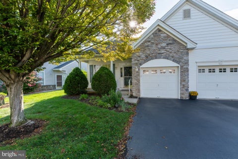 Townhouse For Sale - 97 Meadowlark Drive<br/> HAMILTON, NJ 08690