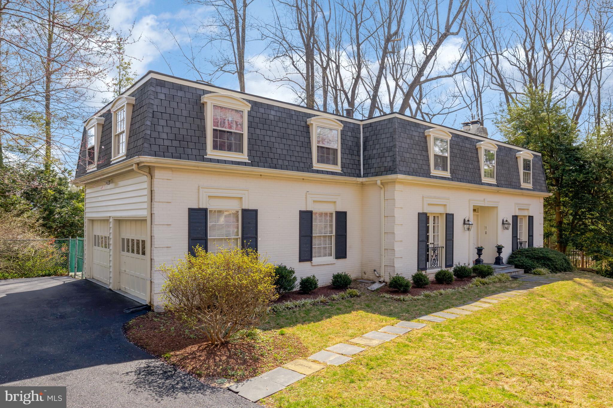 865 MERRIEWOOD LANE