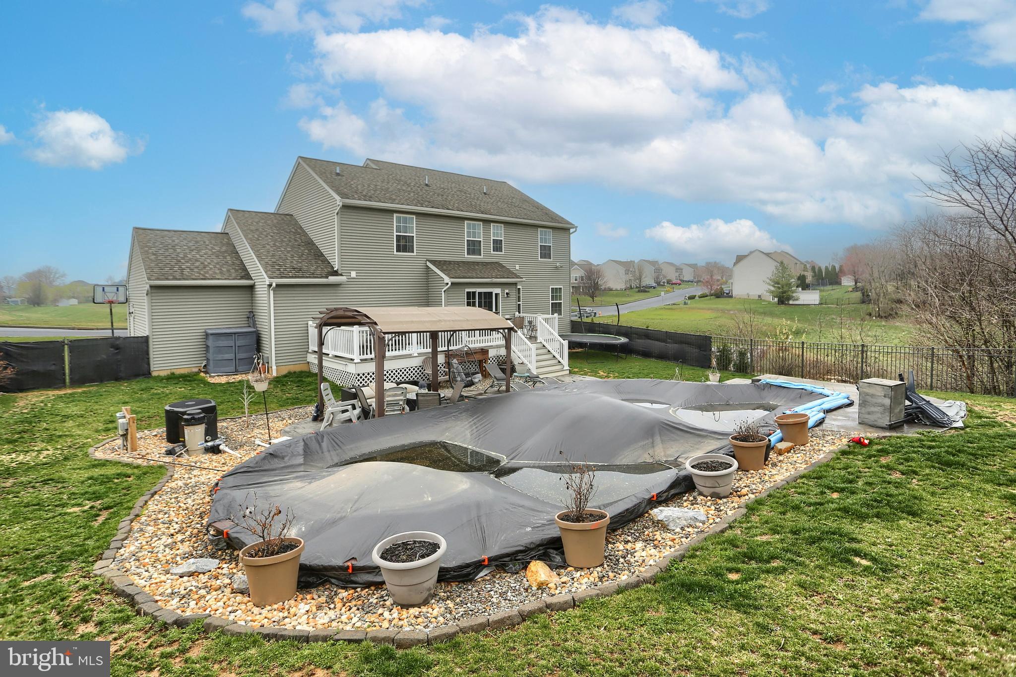 LONDON CROFT - Residential