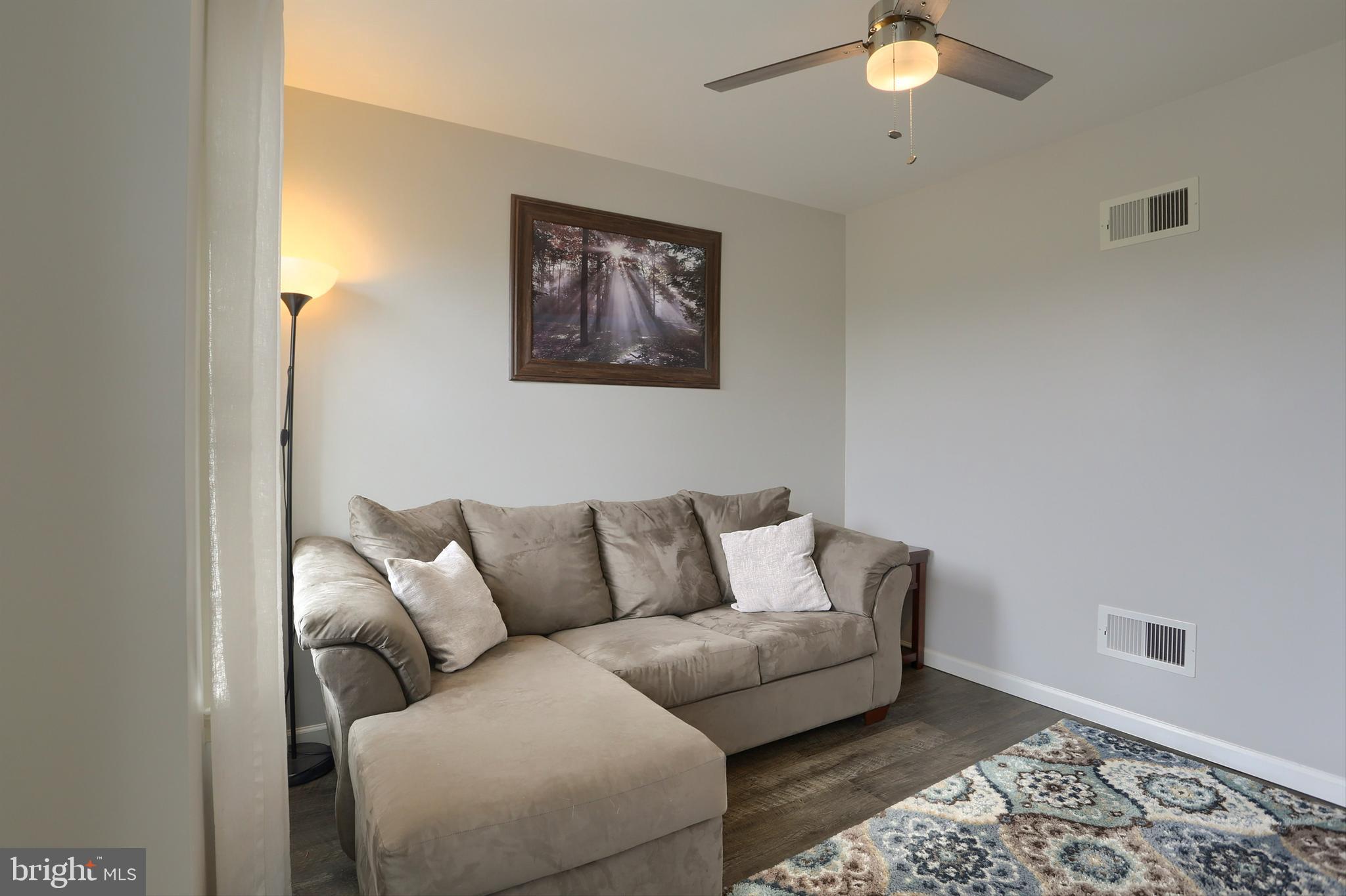 LONDON CROFT - Residential