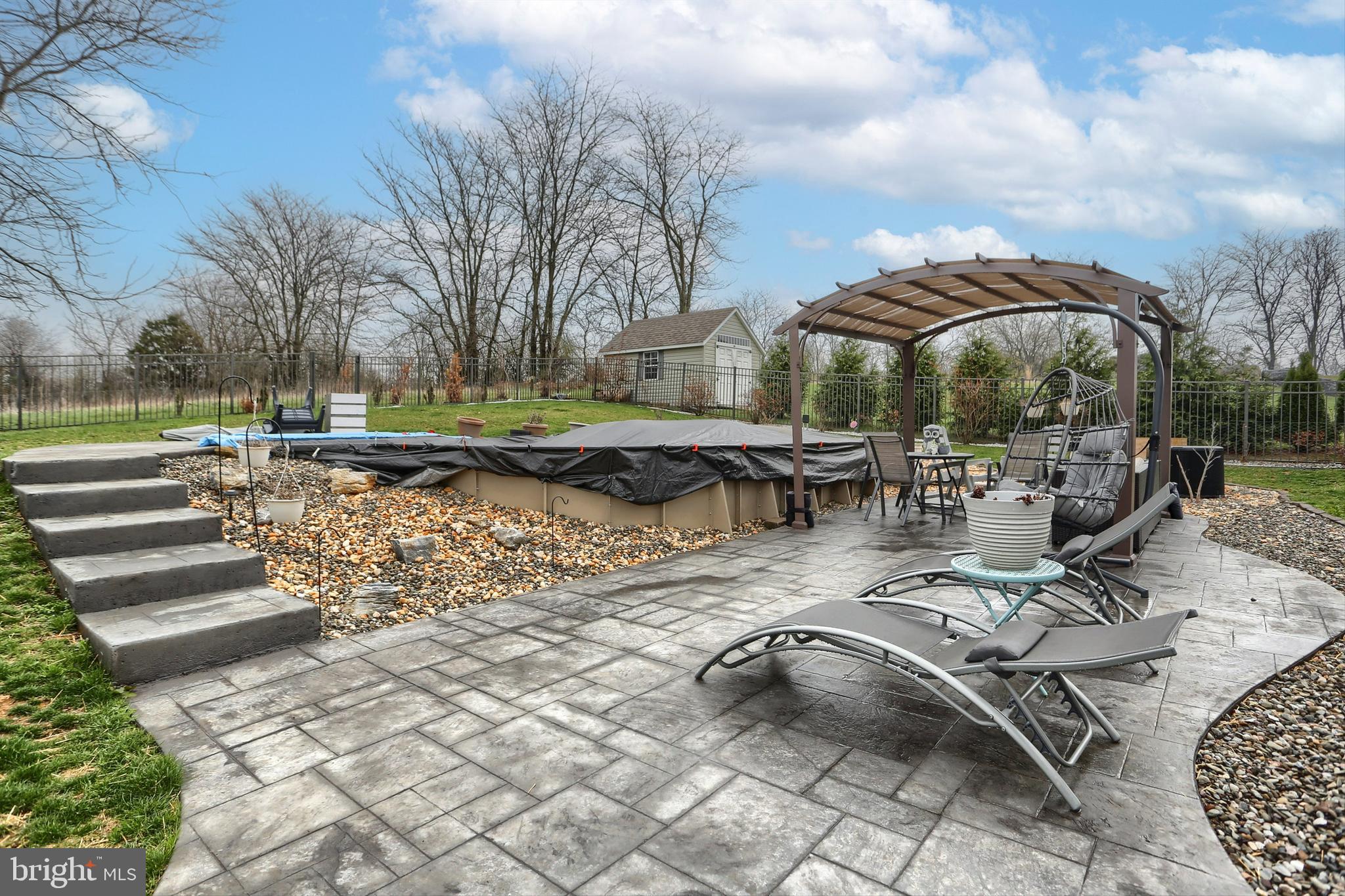 LONDON CROFT - Residential