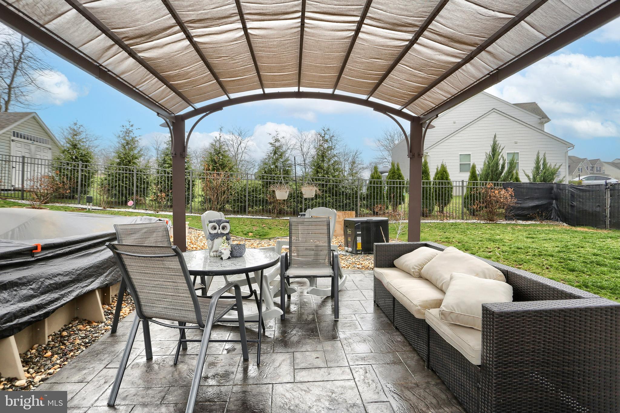 LONDON CROFT - Residential