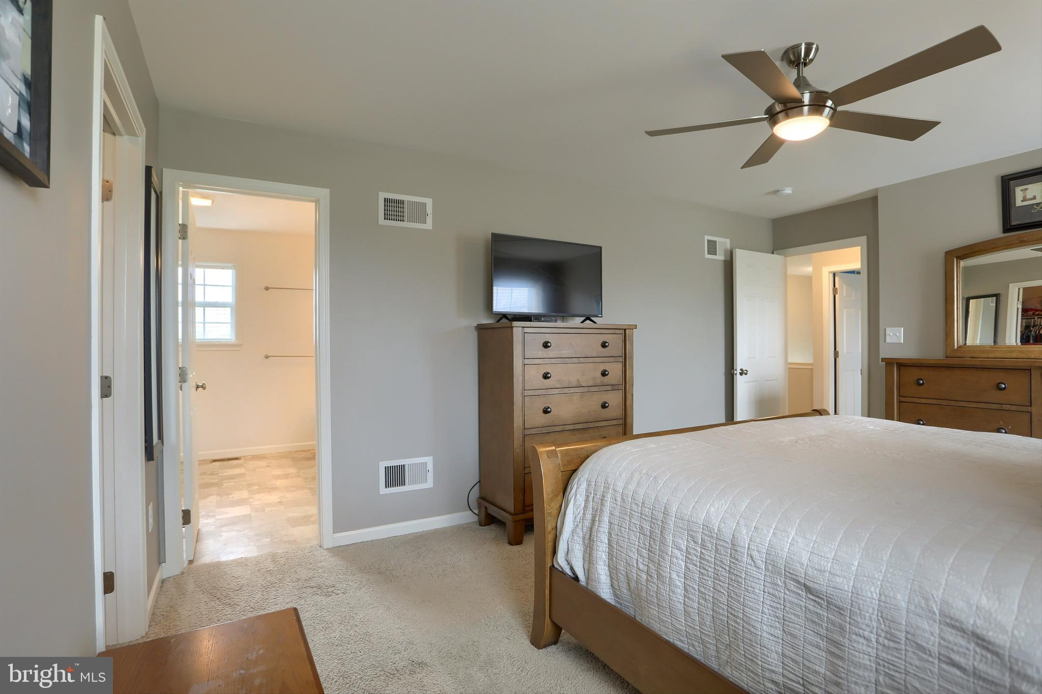 LONDON CROFT - Residential