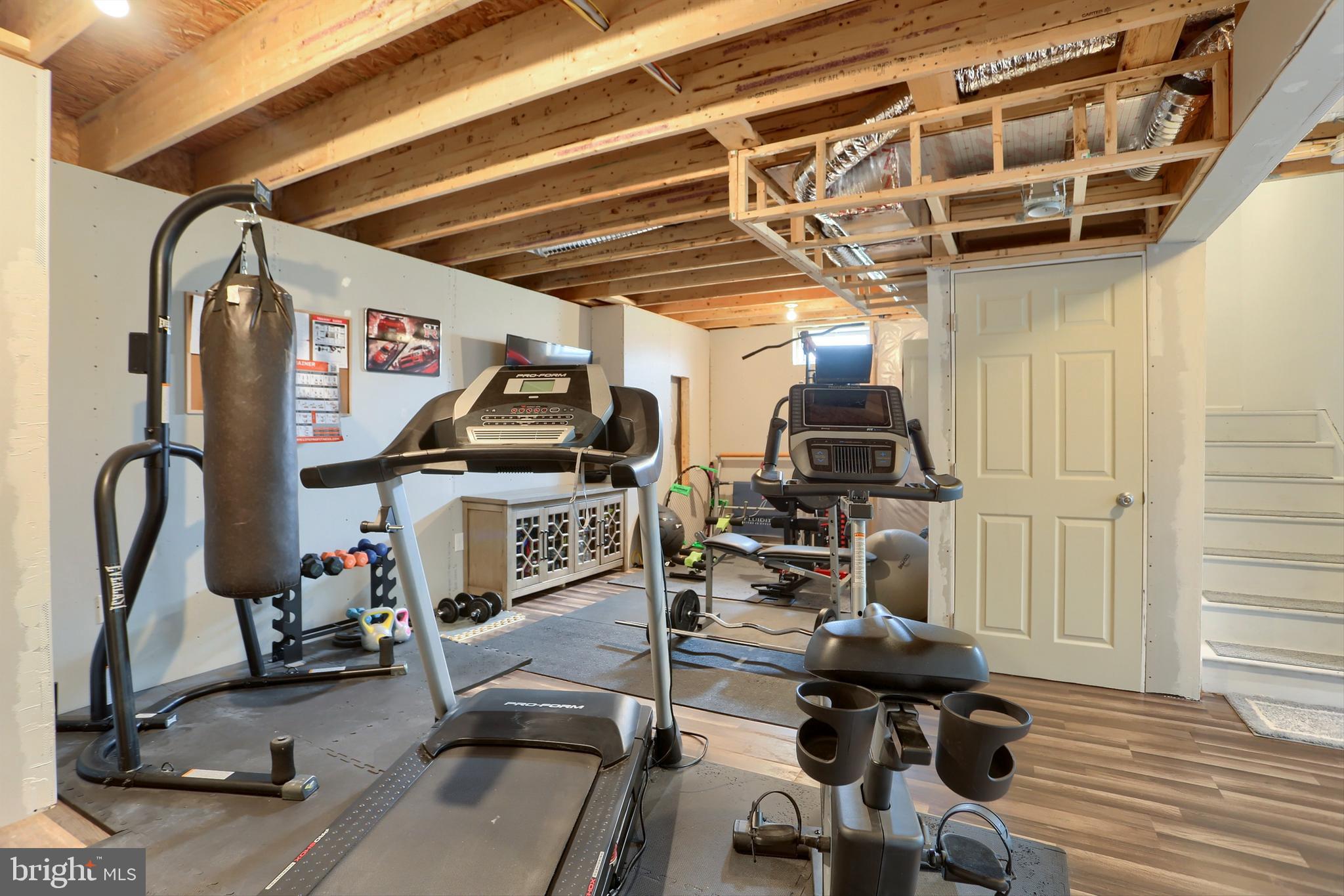 LONDON CROFT - Residential