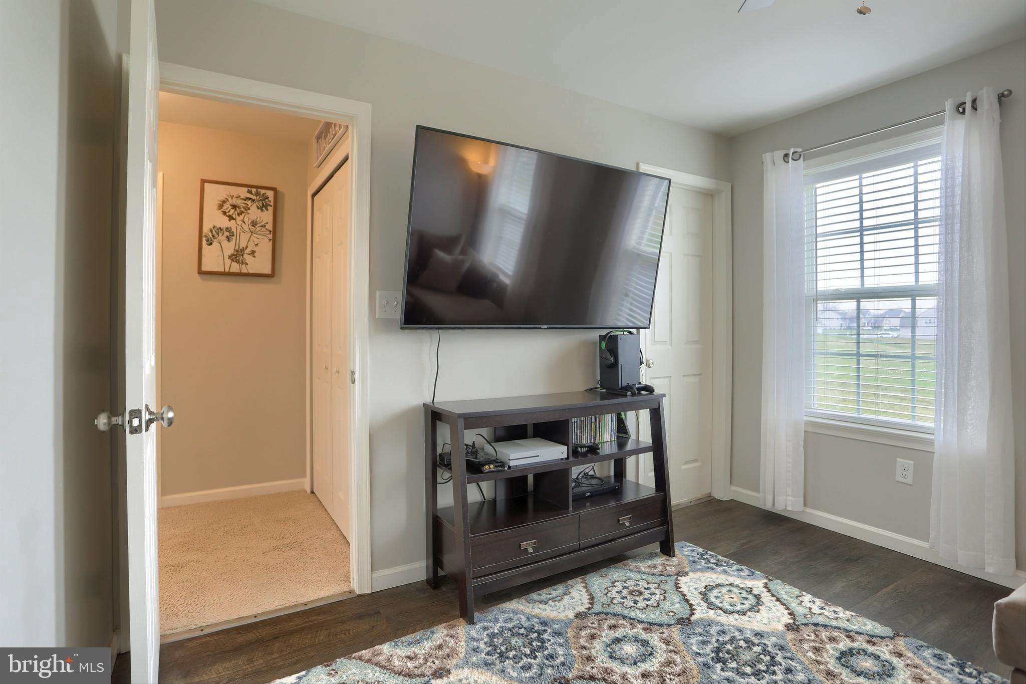 LONDON CROFT - Residential