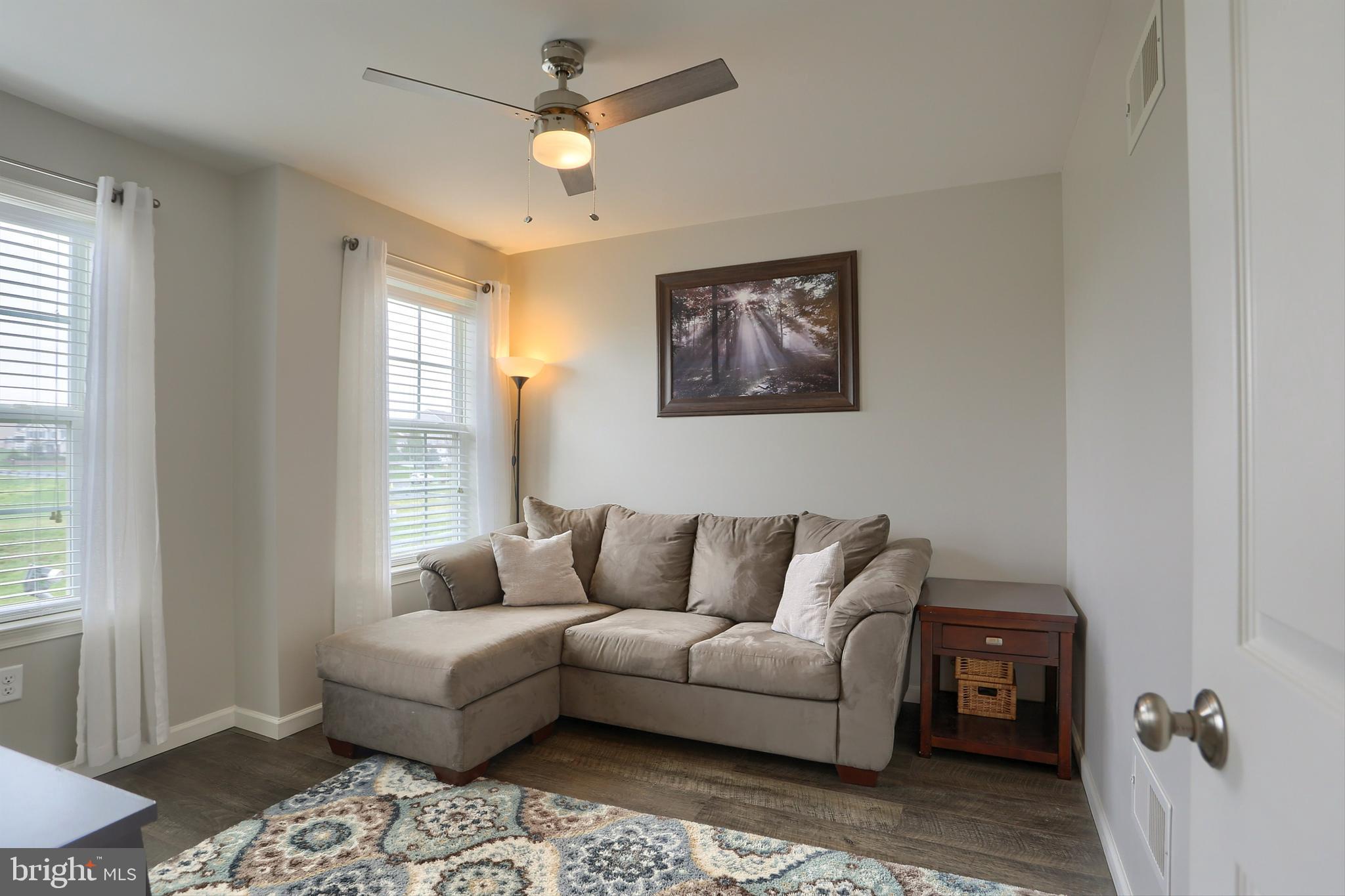 LONDON CROFT - Residential