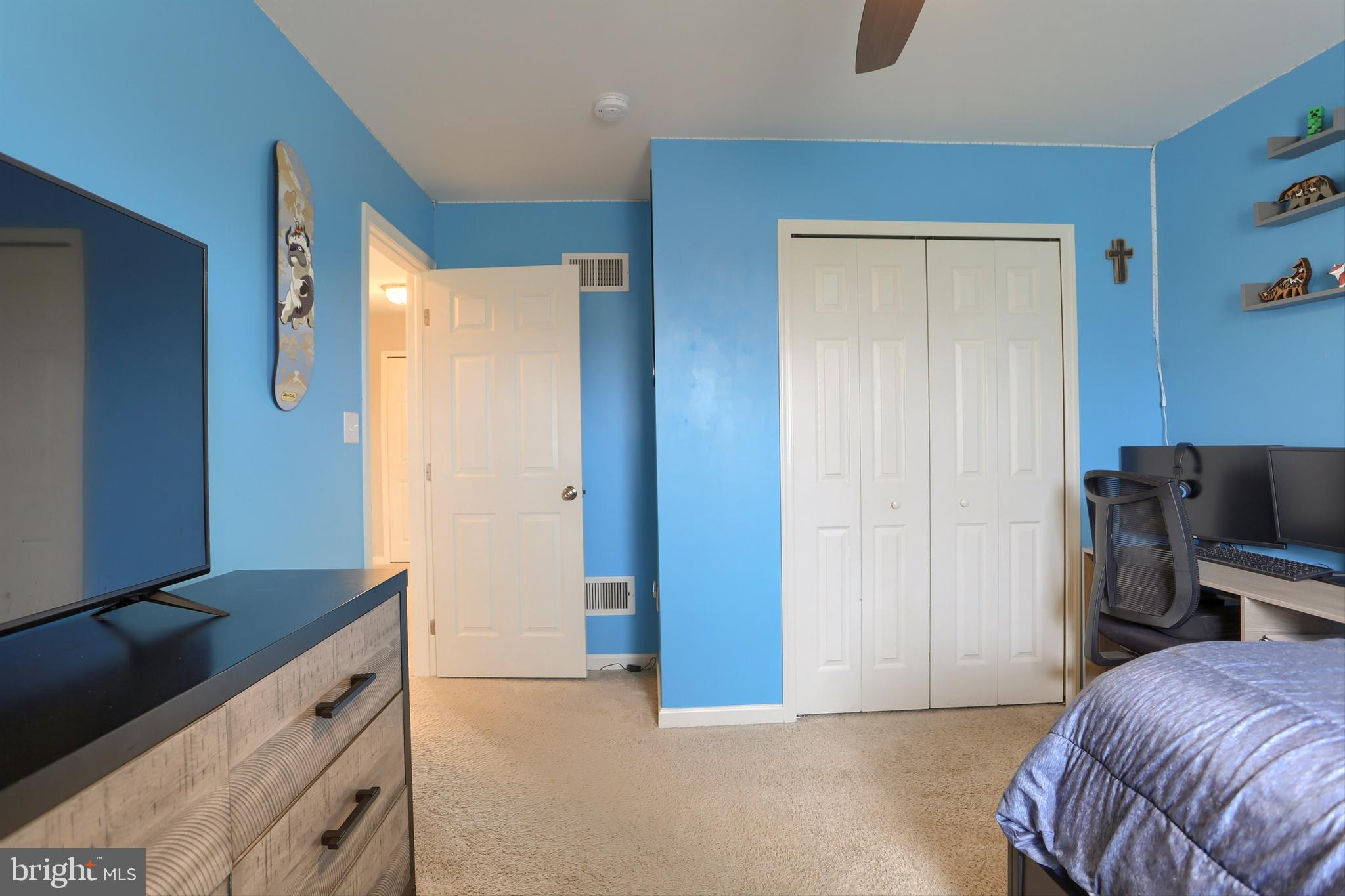 LONDON CROFT - Residential