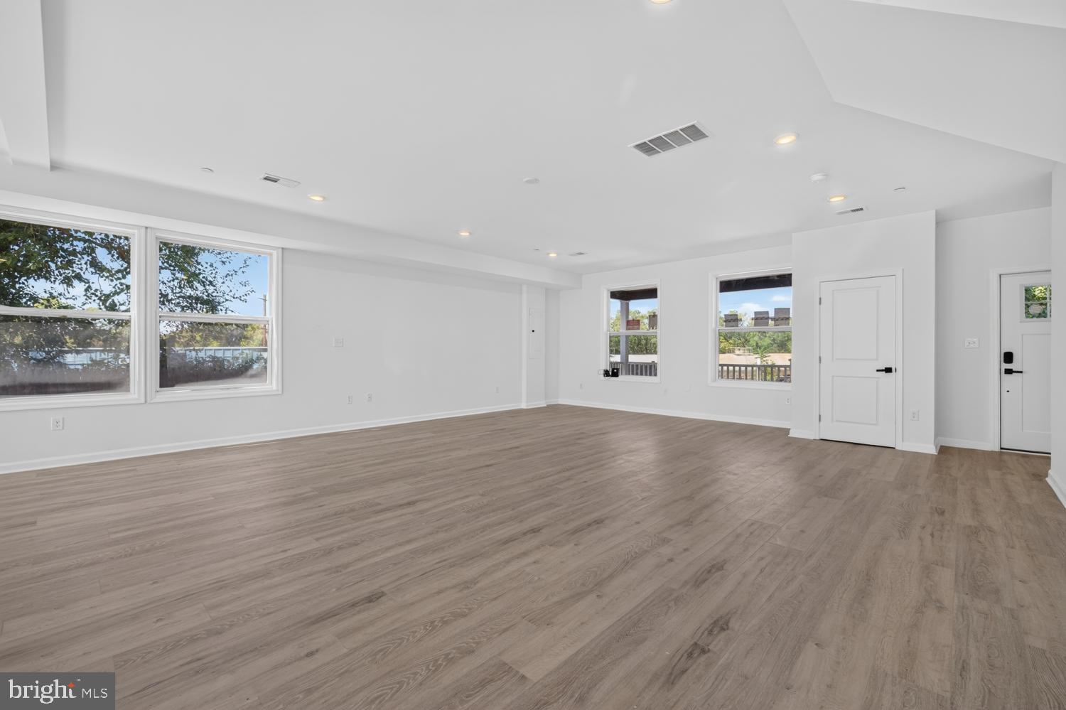 3205 DUBOIS PLACE SE