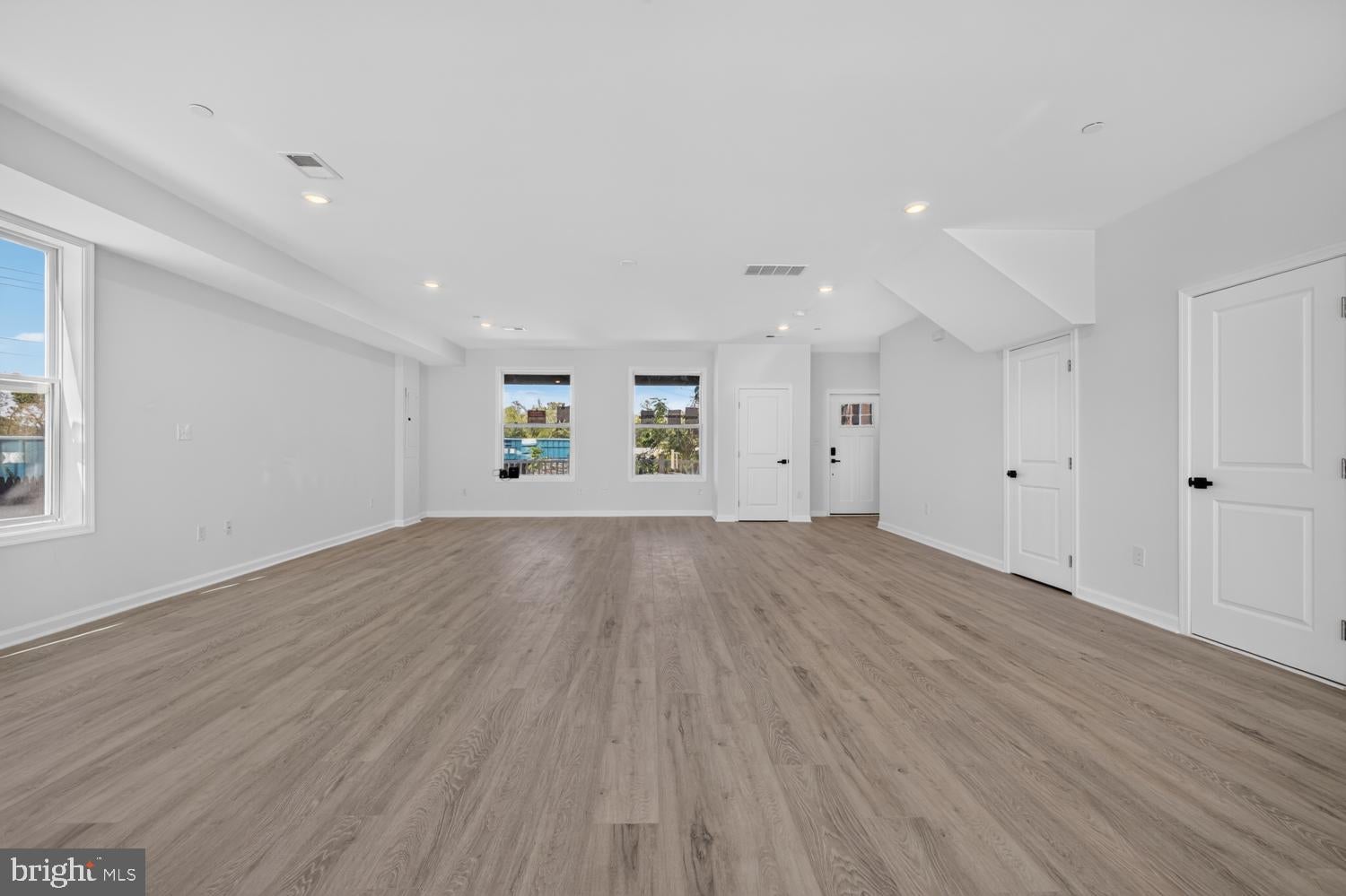 3205 DUBOIS PLACE SE