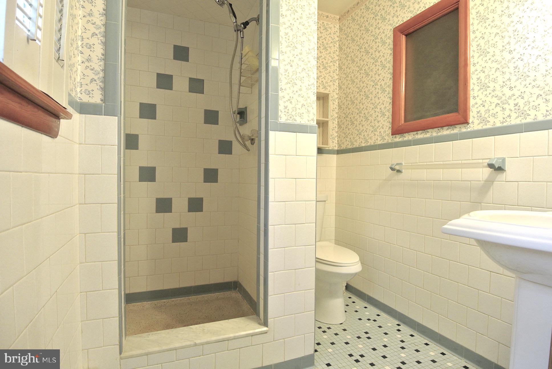 LYNCH TERRACE - Residential