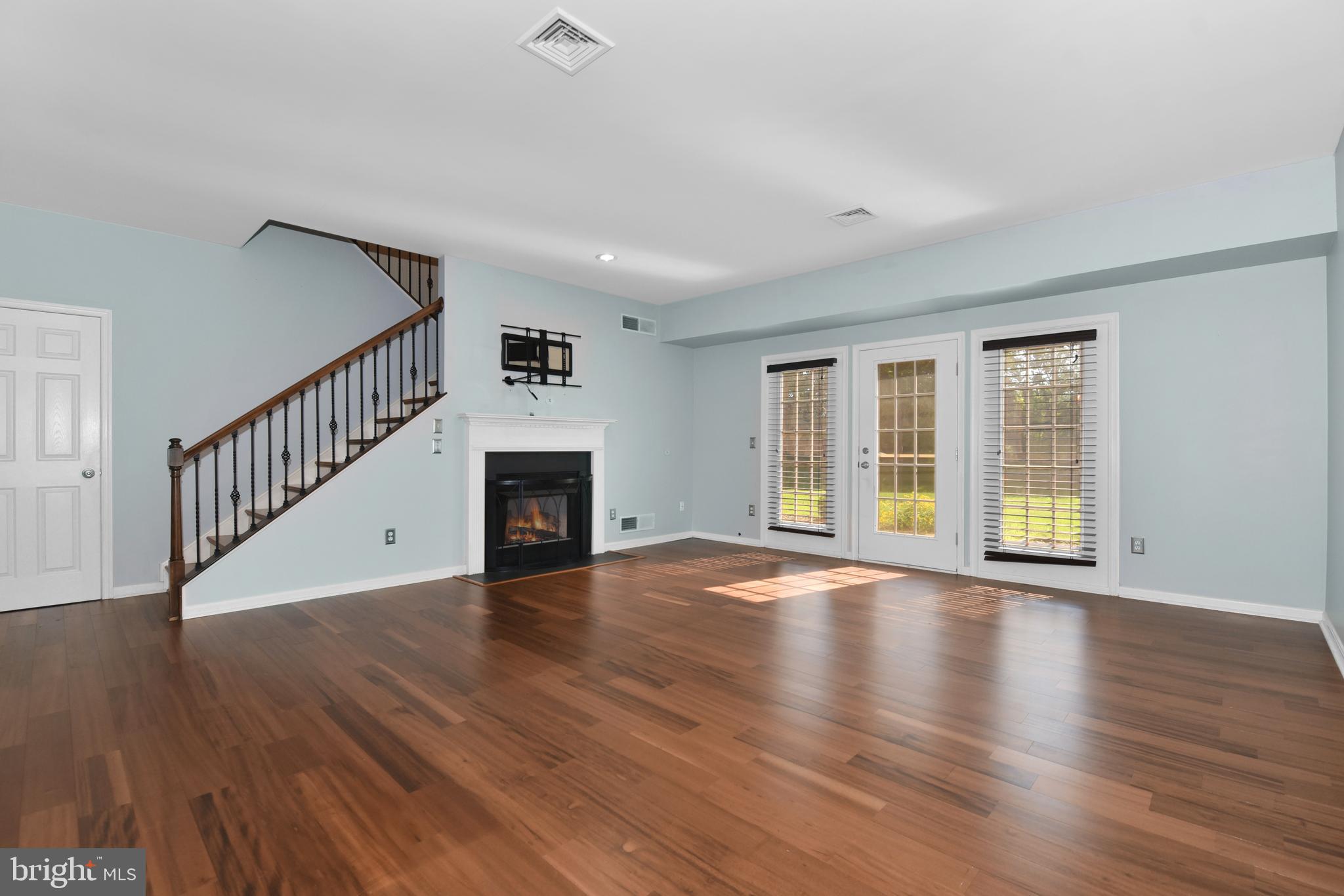 DEER RUN - Residential Lease