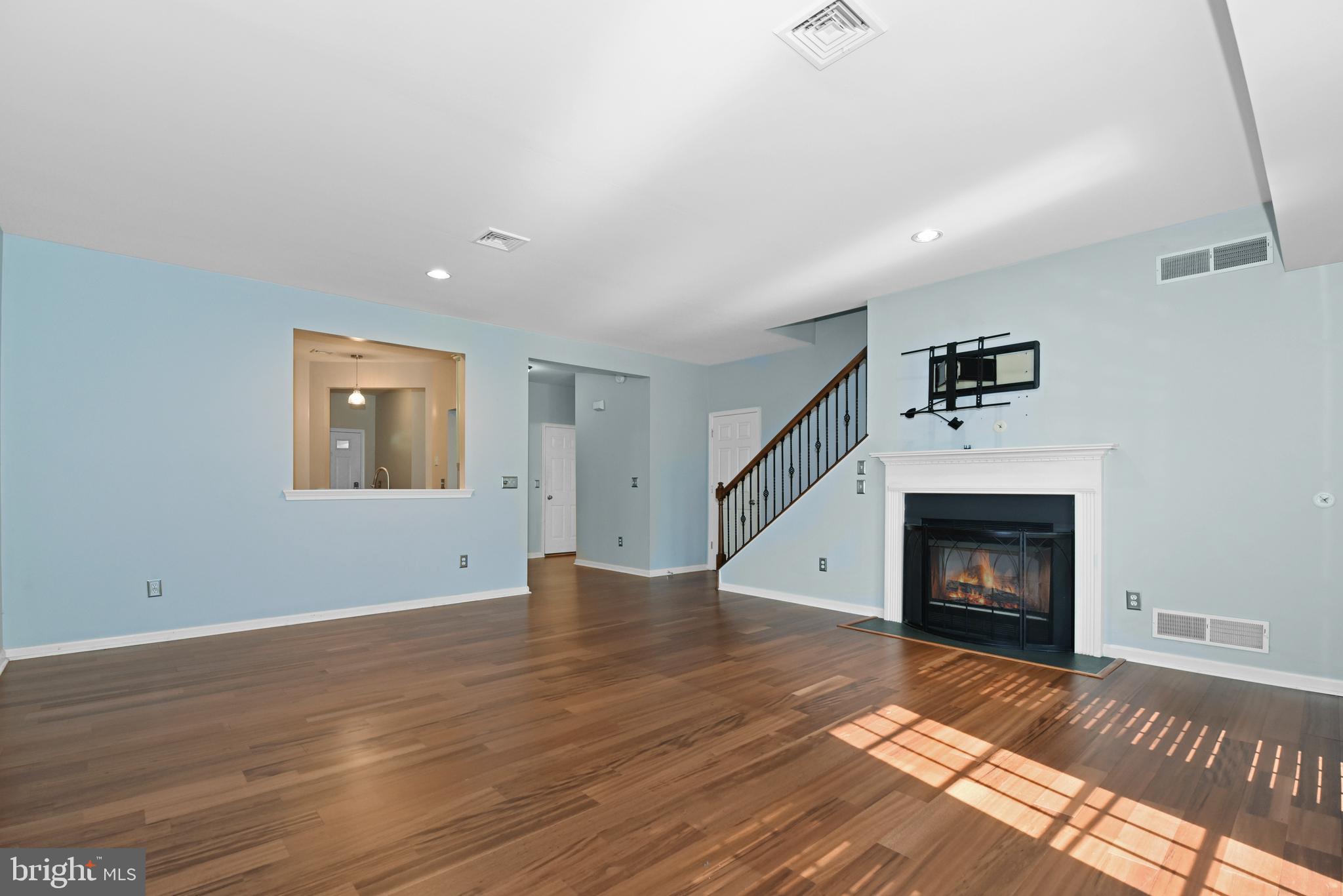 DEER RUN - Residential Lease