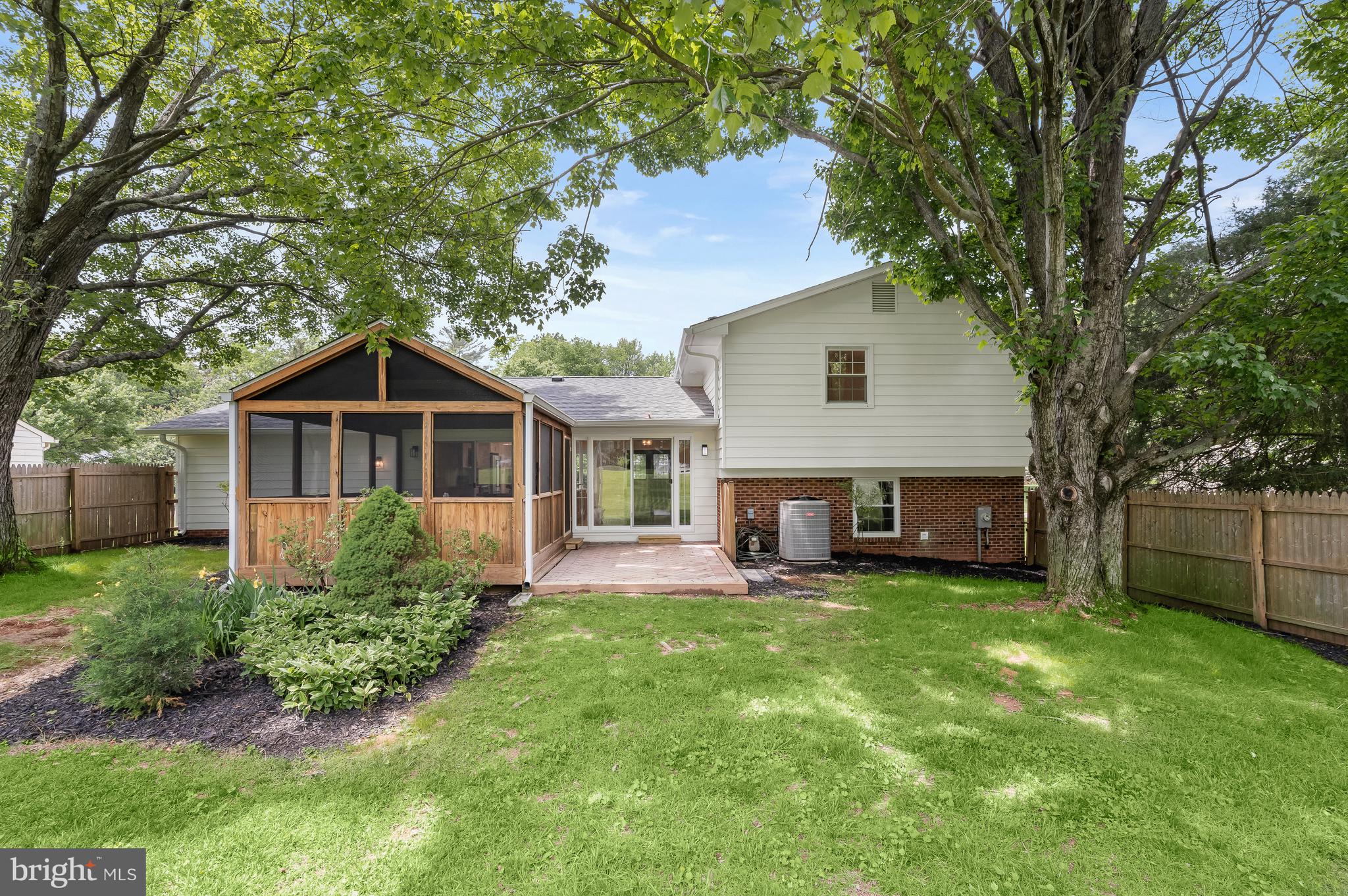 ROBERTS GLEN - Residential