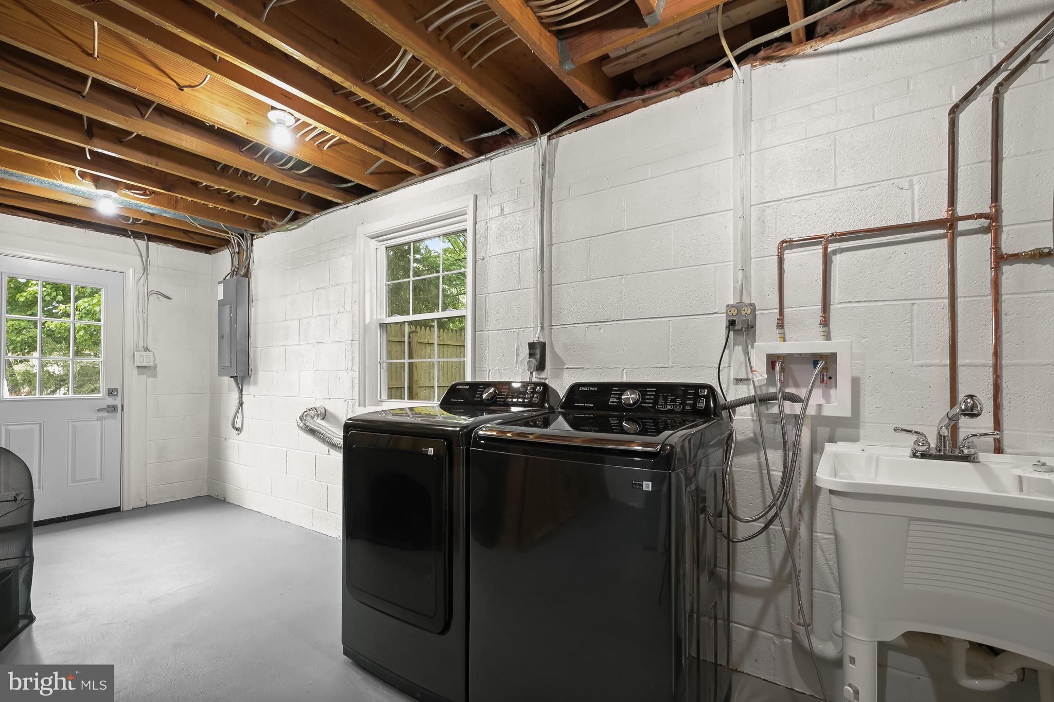 ROBERTS GLEN - Residential