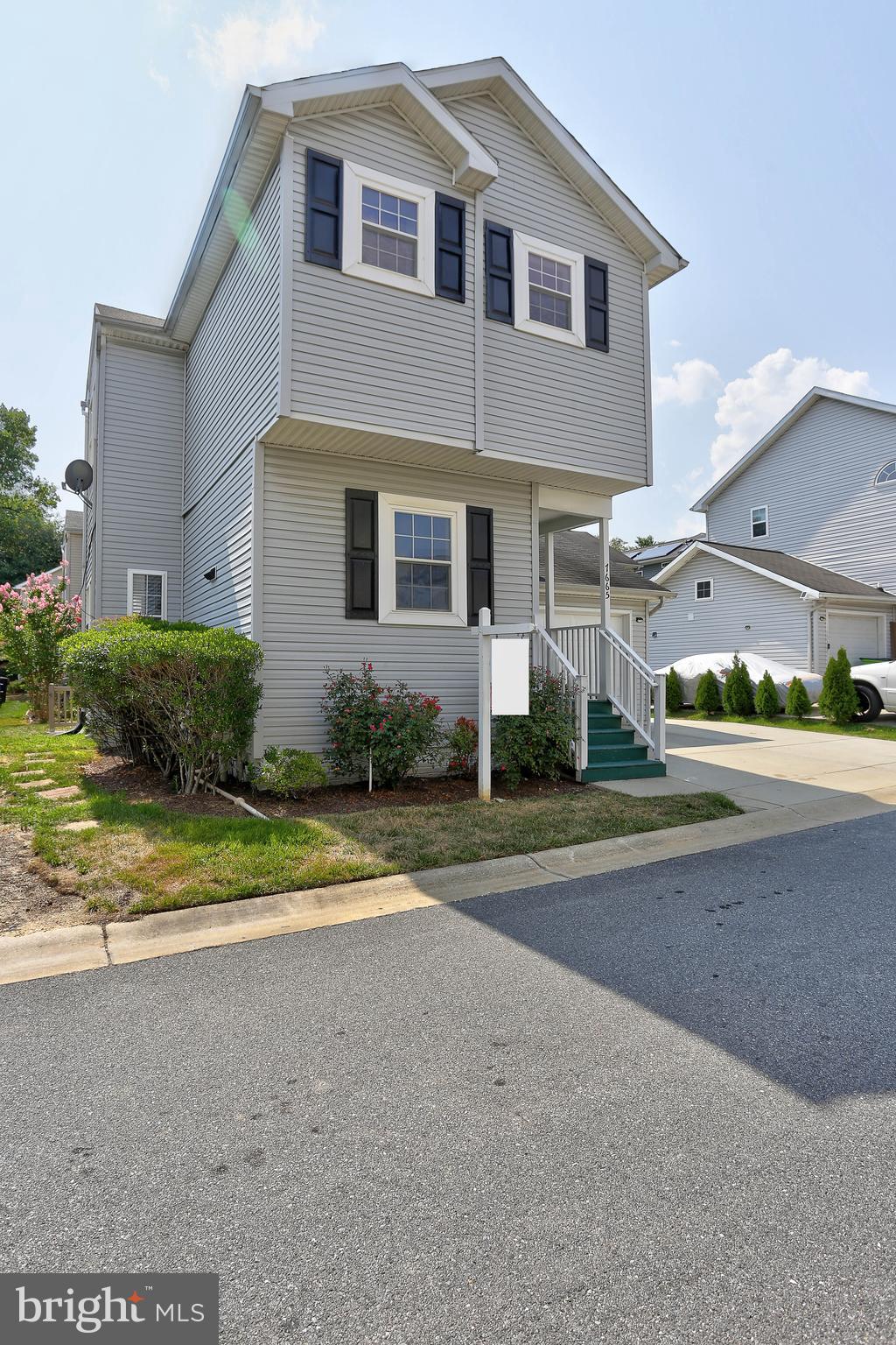 NEW COLONY VILLAGE - Residential