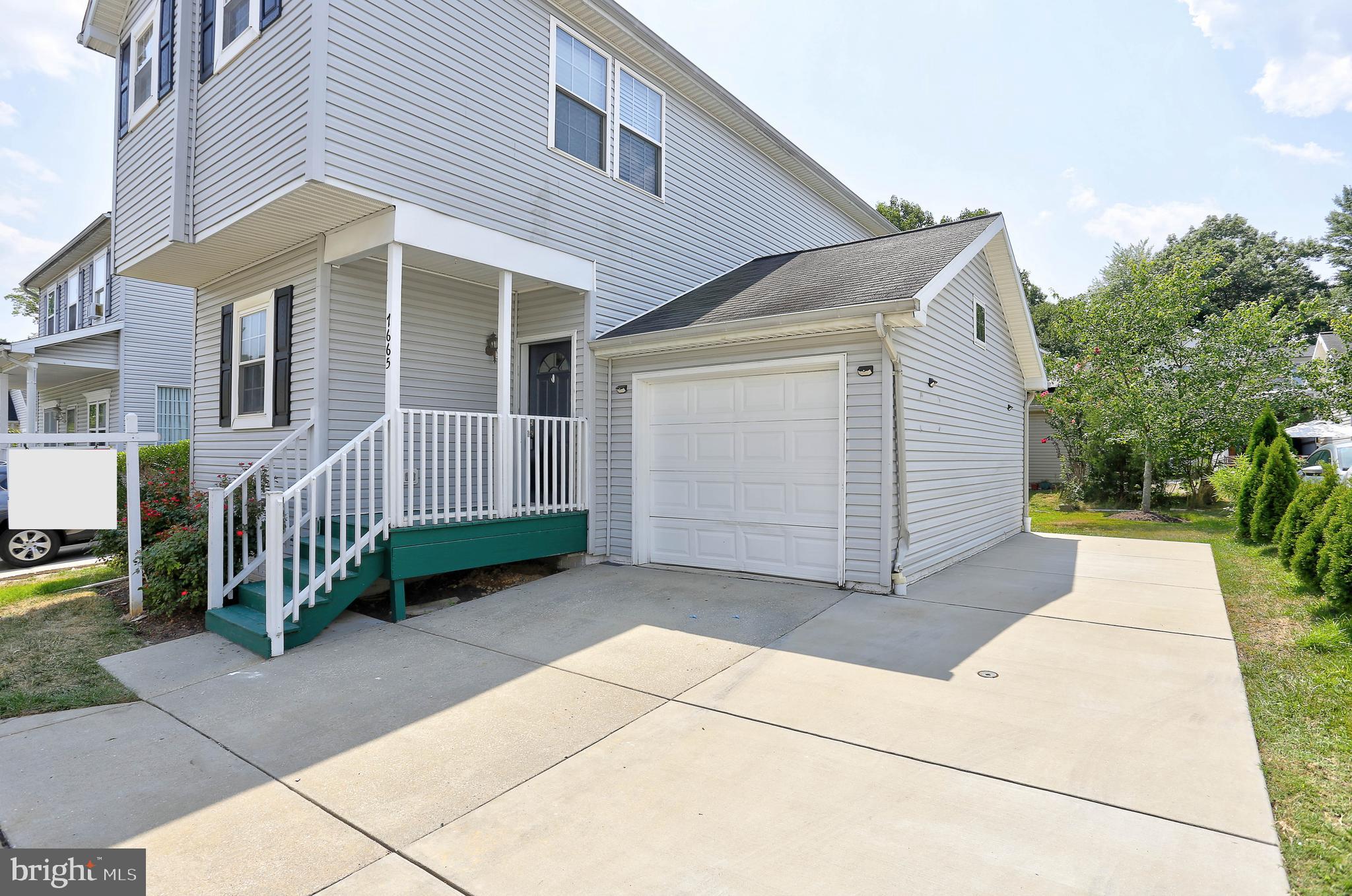 NEW COLONY VILLAGE - Residential