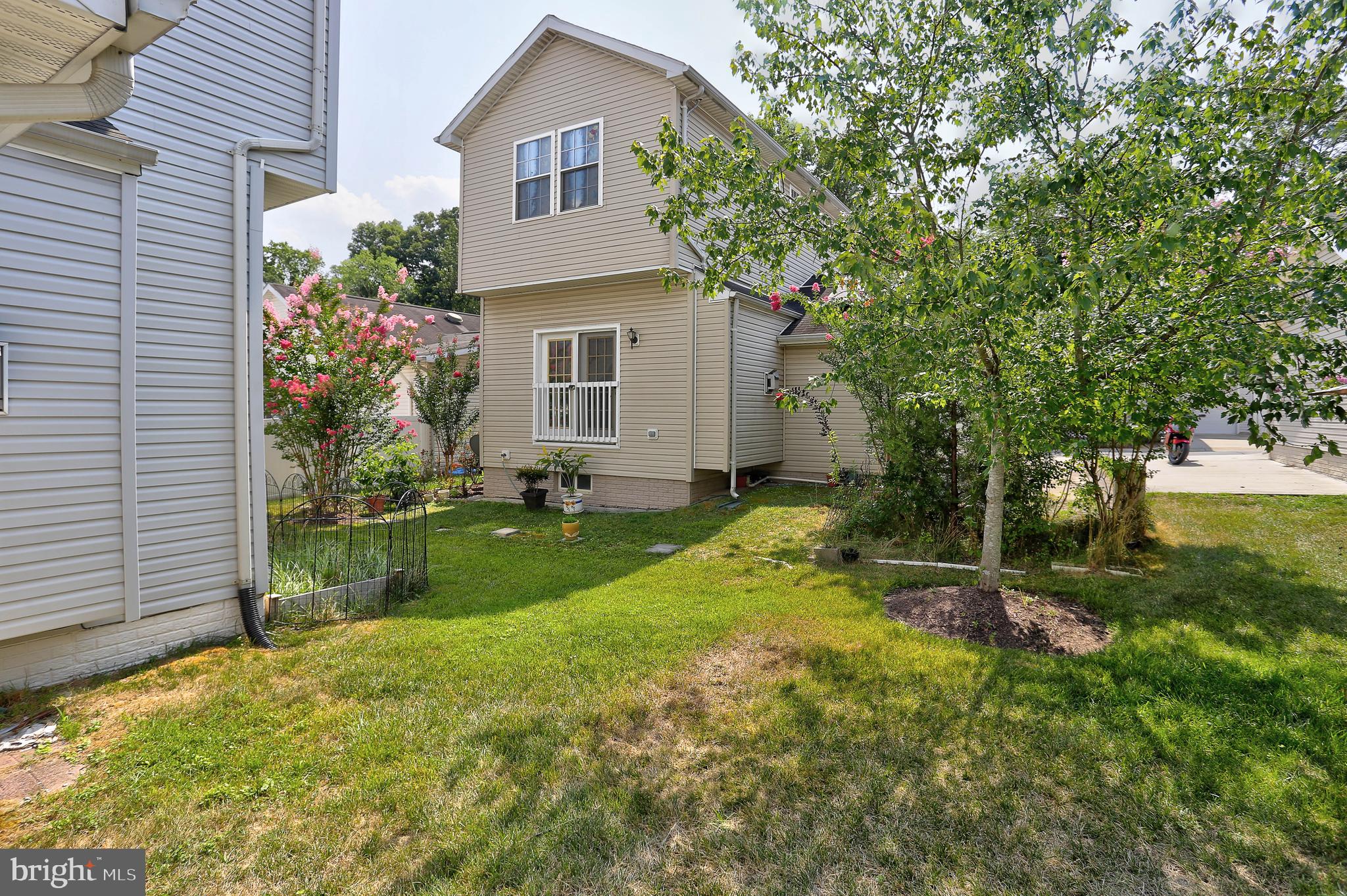 NEW COLONY VILLAGE - Residential