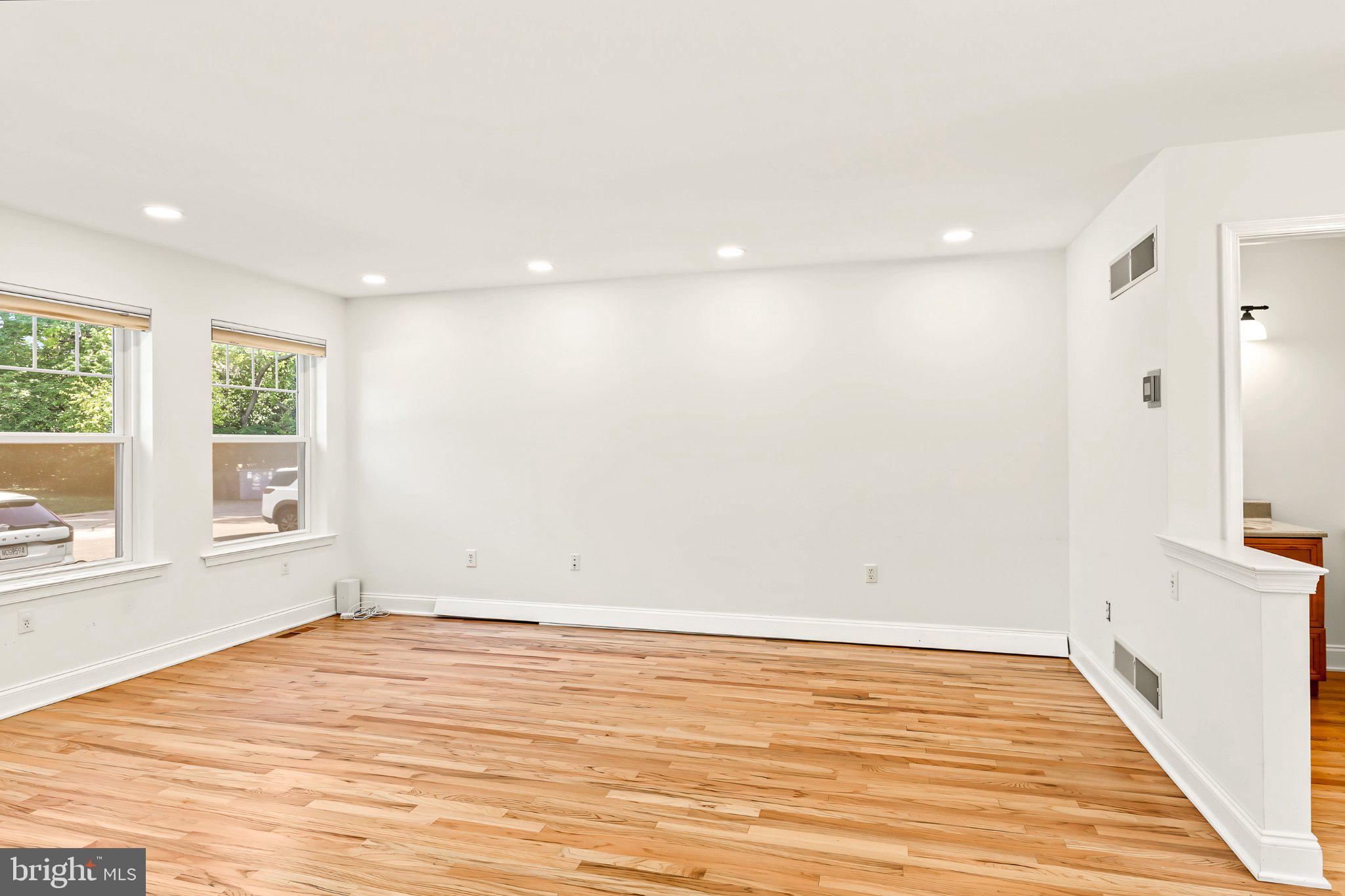 808 YORKVIEW DRIVE