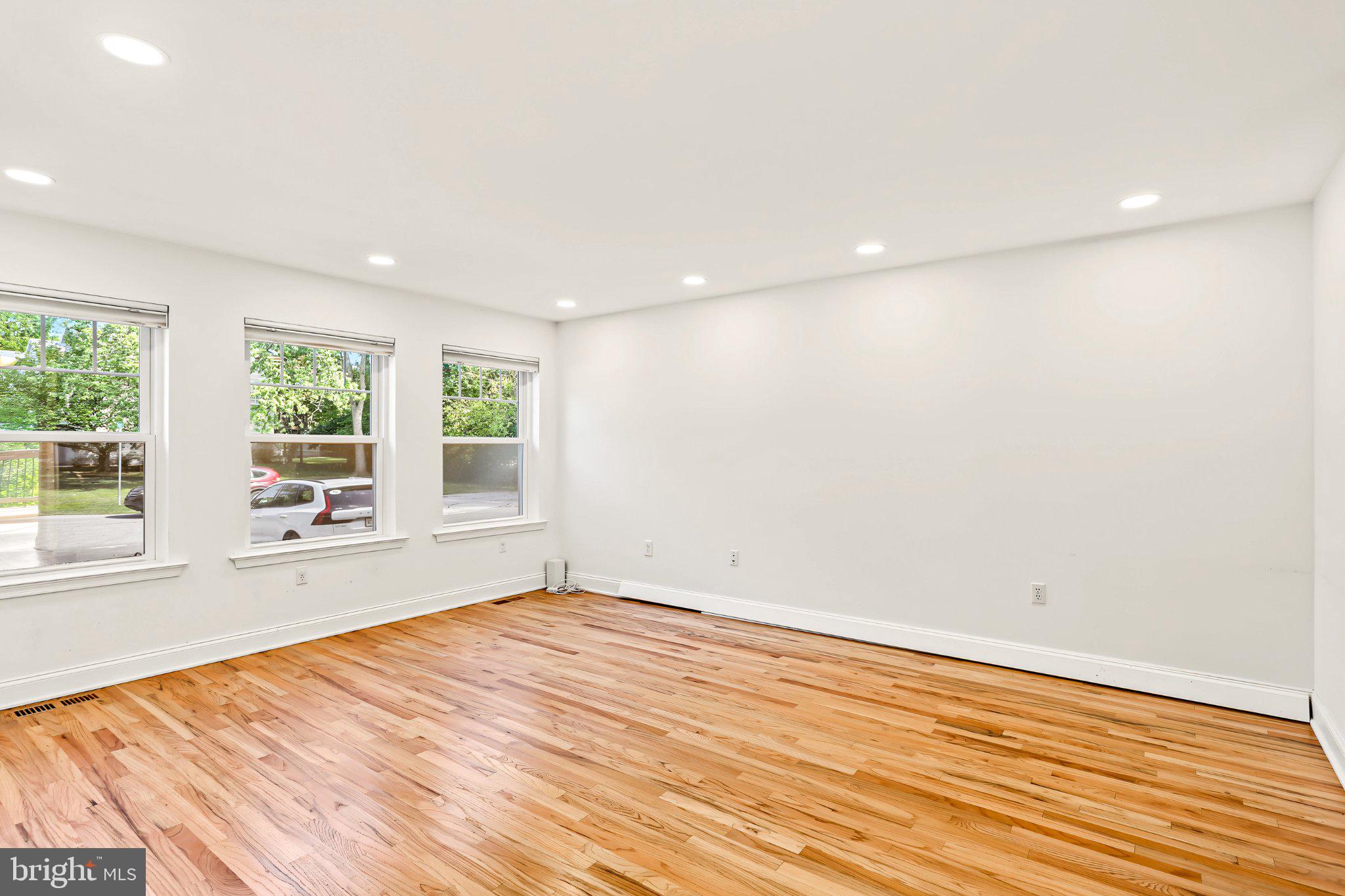 808 YORKVIEW DRIVE
