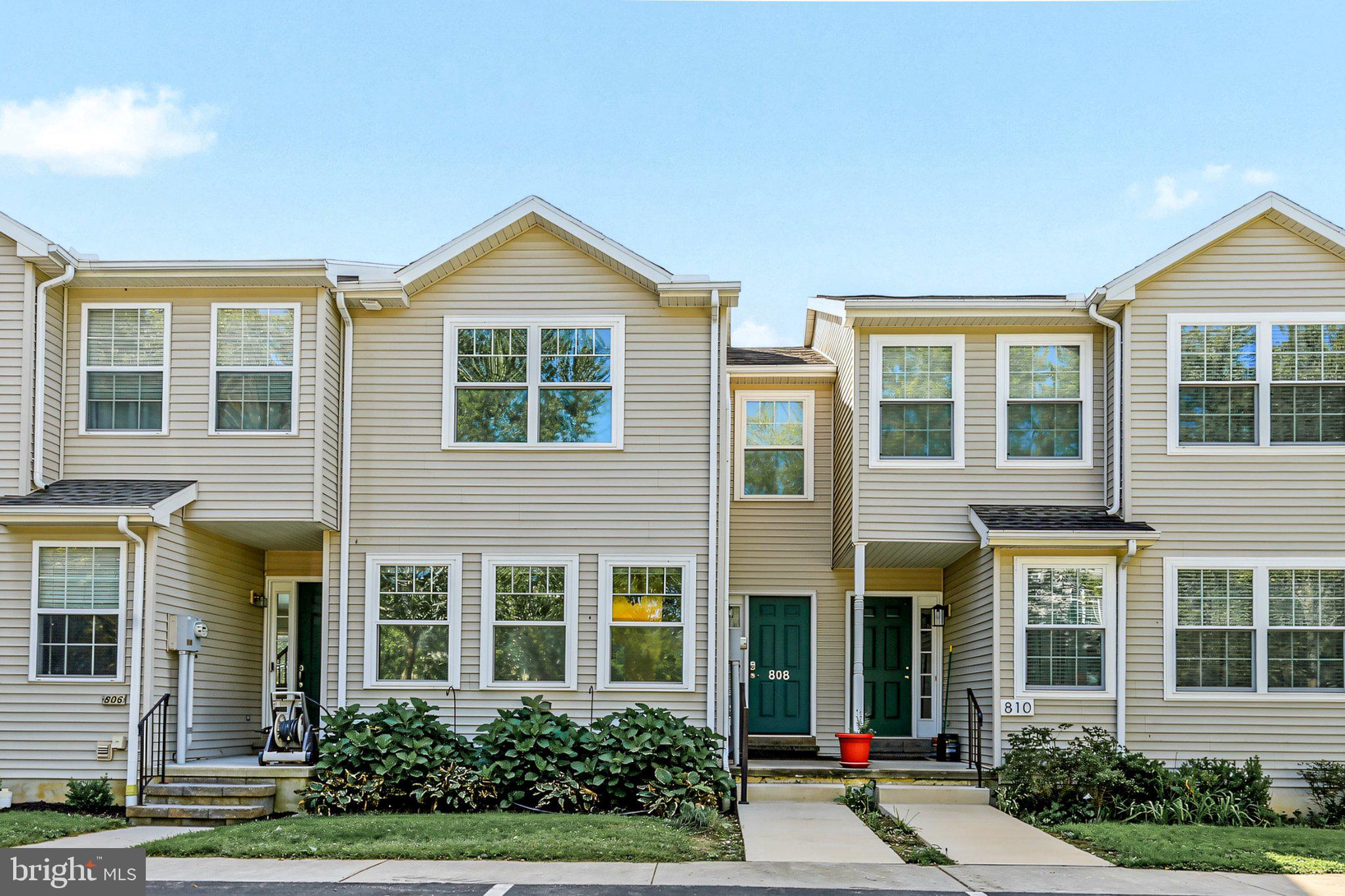 808 YORKVIEW DRIVE