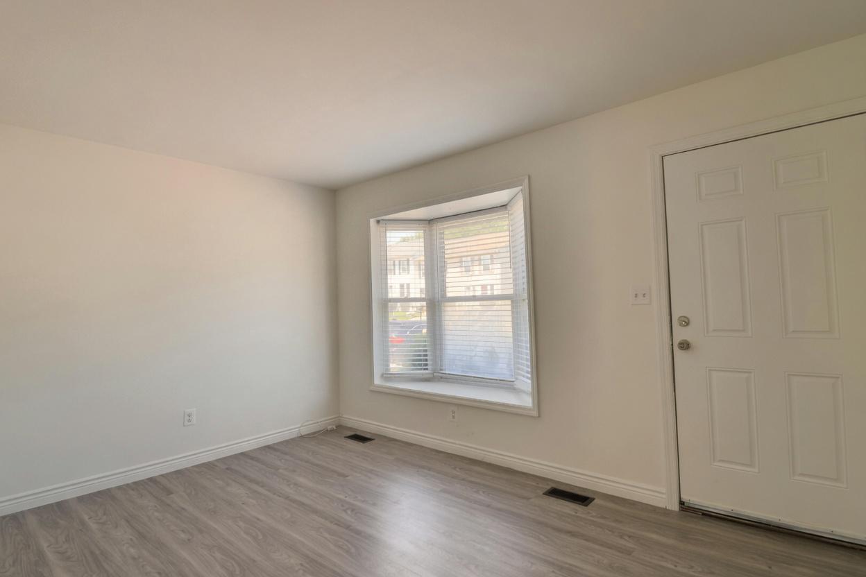 123 WHITBURN PLACE