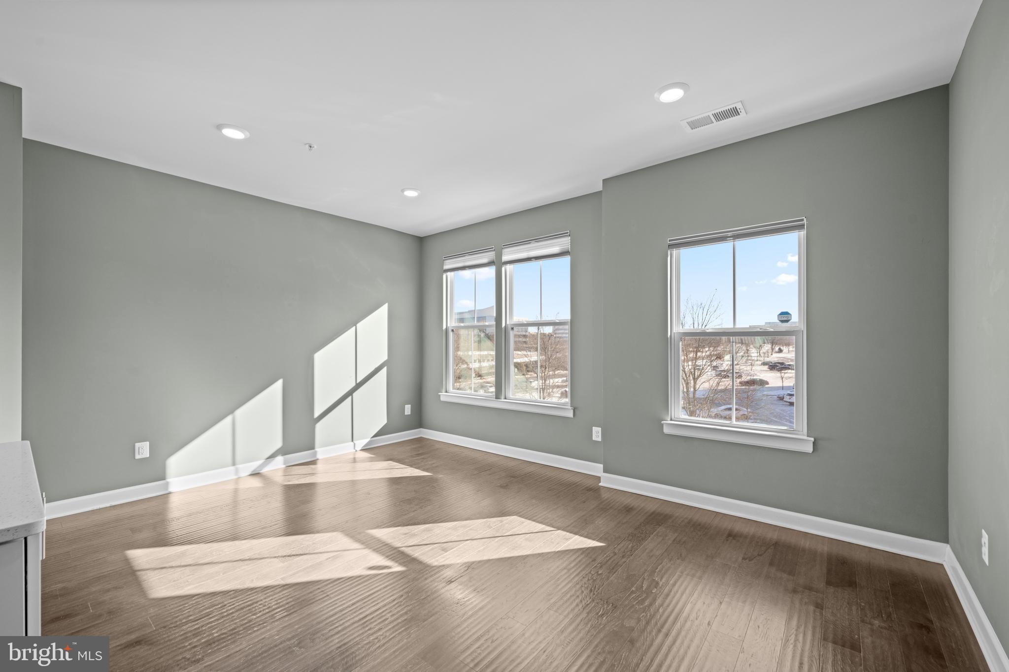 WATERVIEW AT WOODLAND PARK - Residential