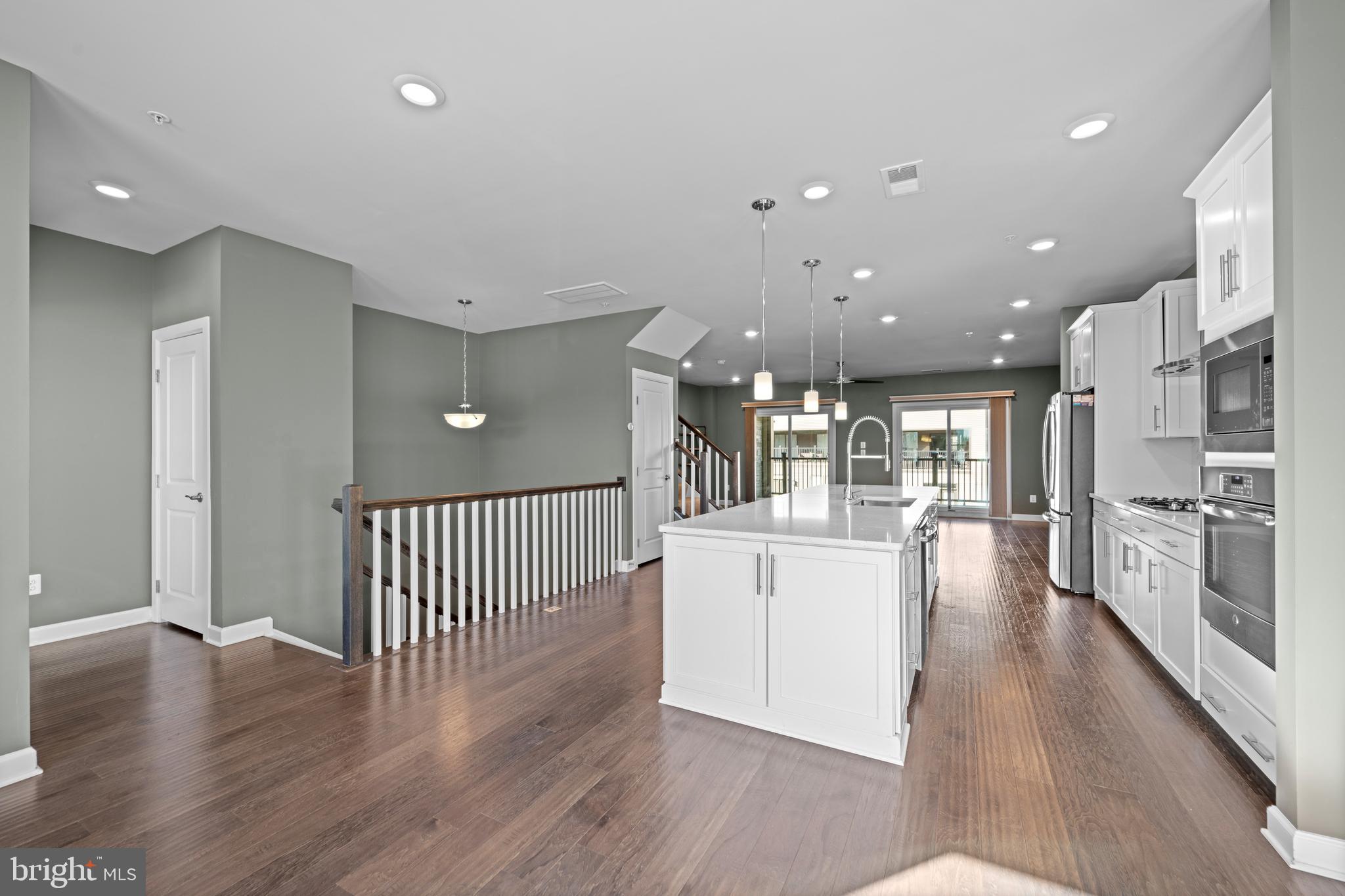 WATERVIEW AT WOODLAND PARK - Residential