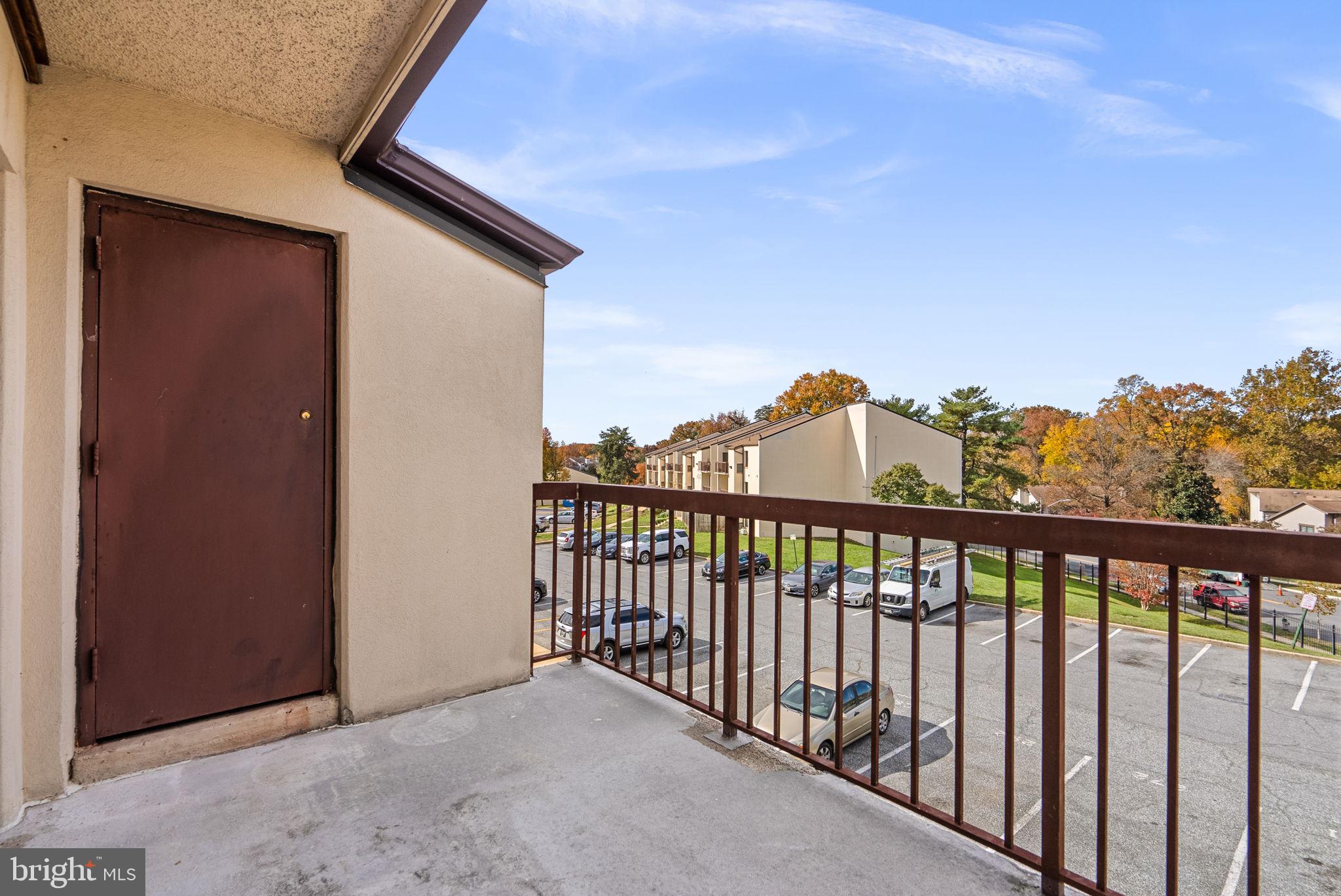 TREETOP CONDO - Residential