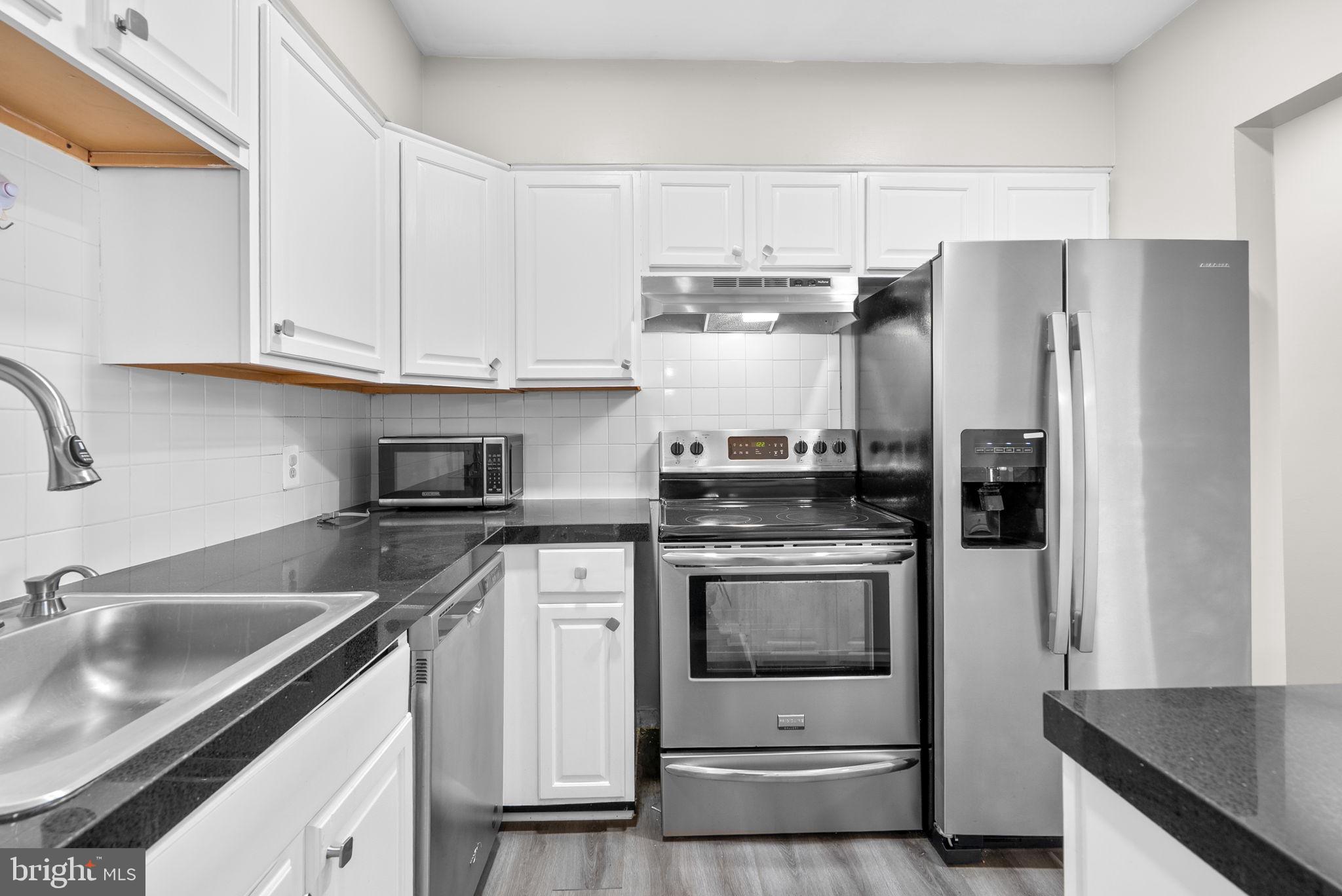 TREETOP CONDO - Residential