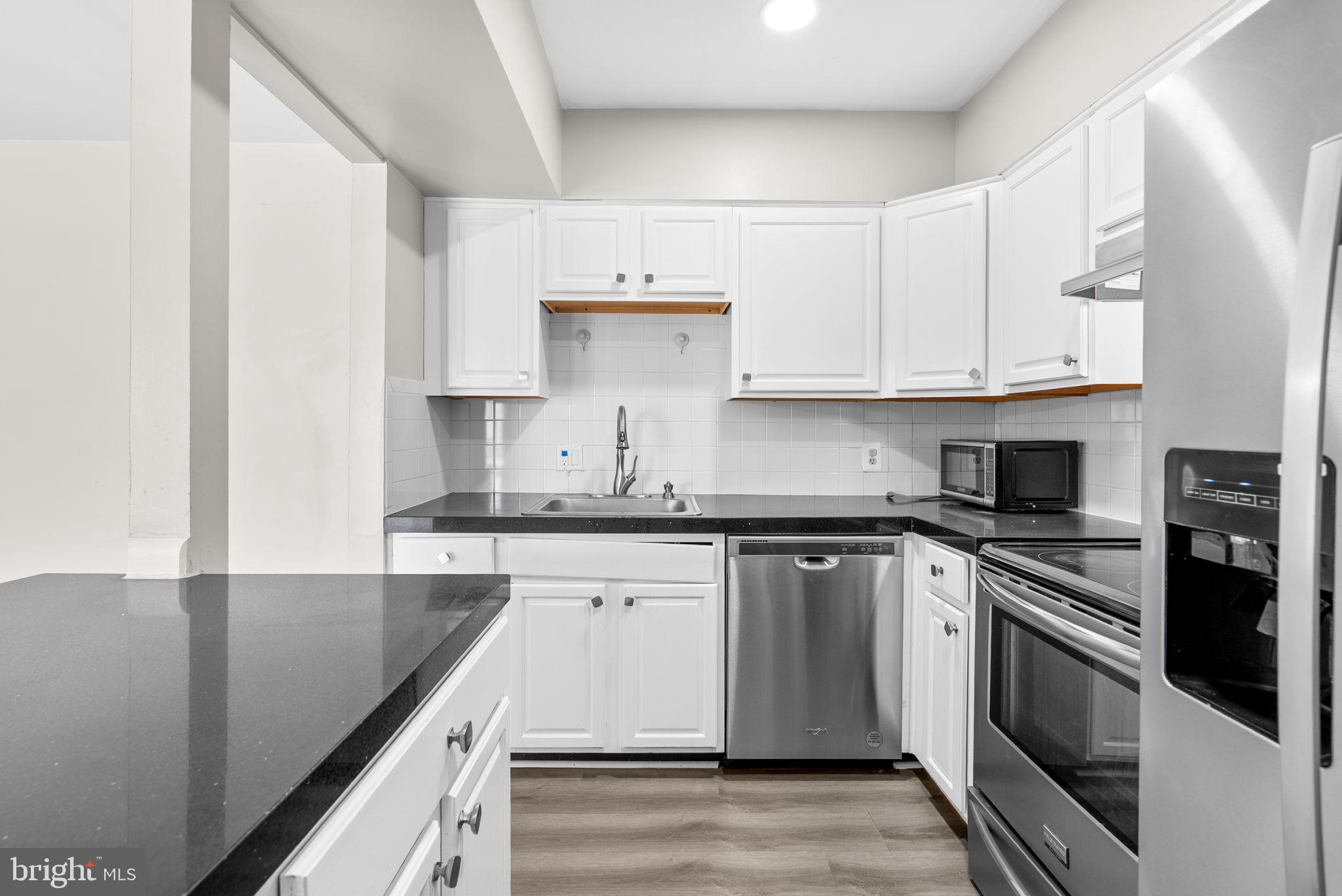 TREETOP CONDO - Residential