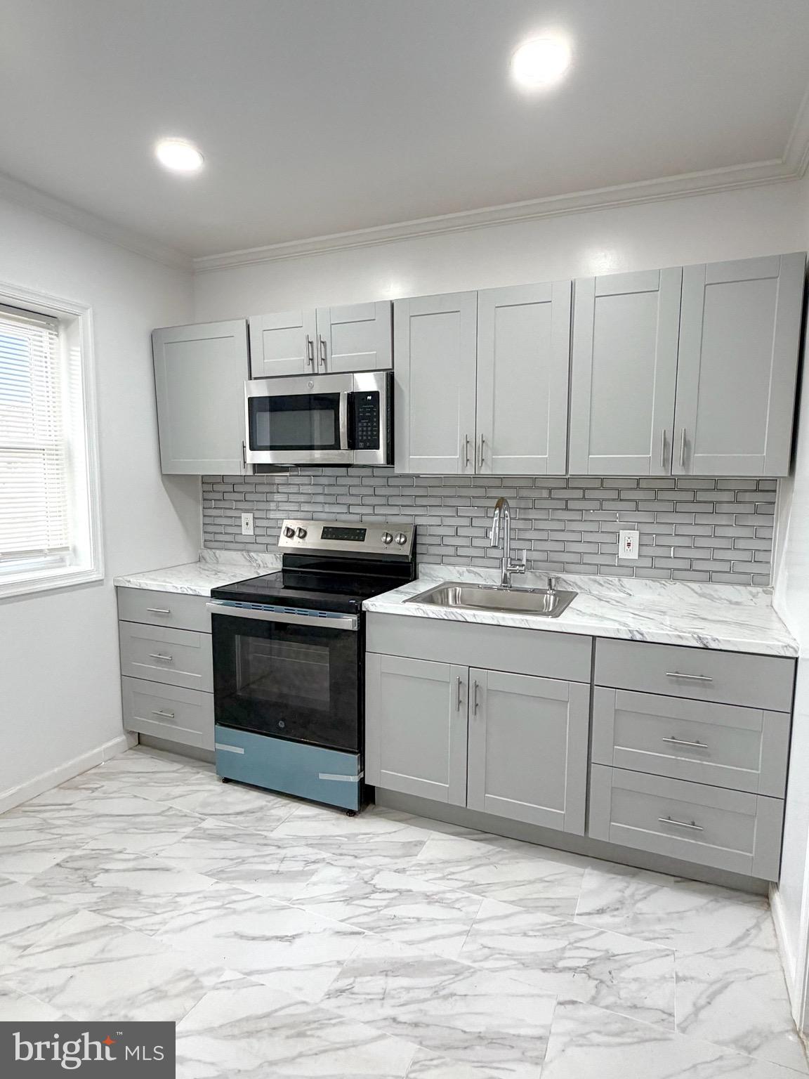 ELMWOOD PARK - Residential