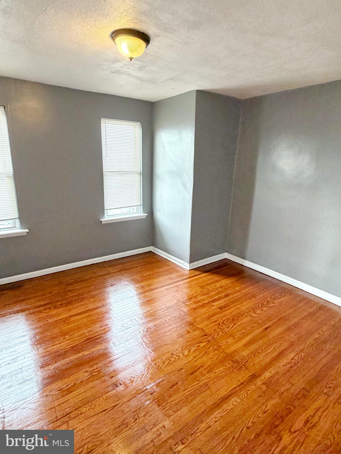 ELMWOOD PARK - Residential