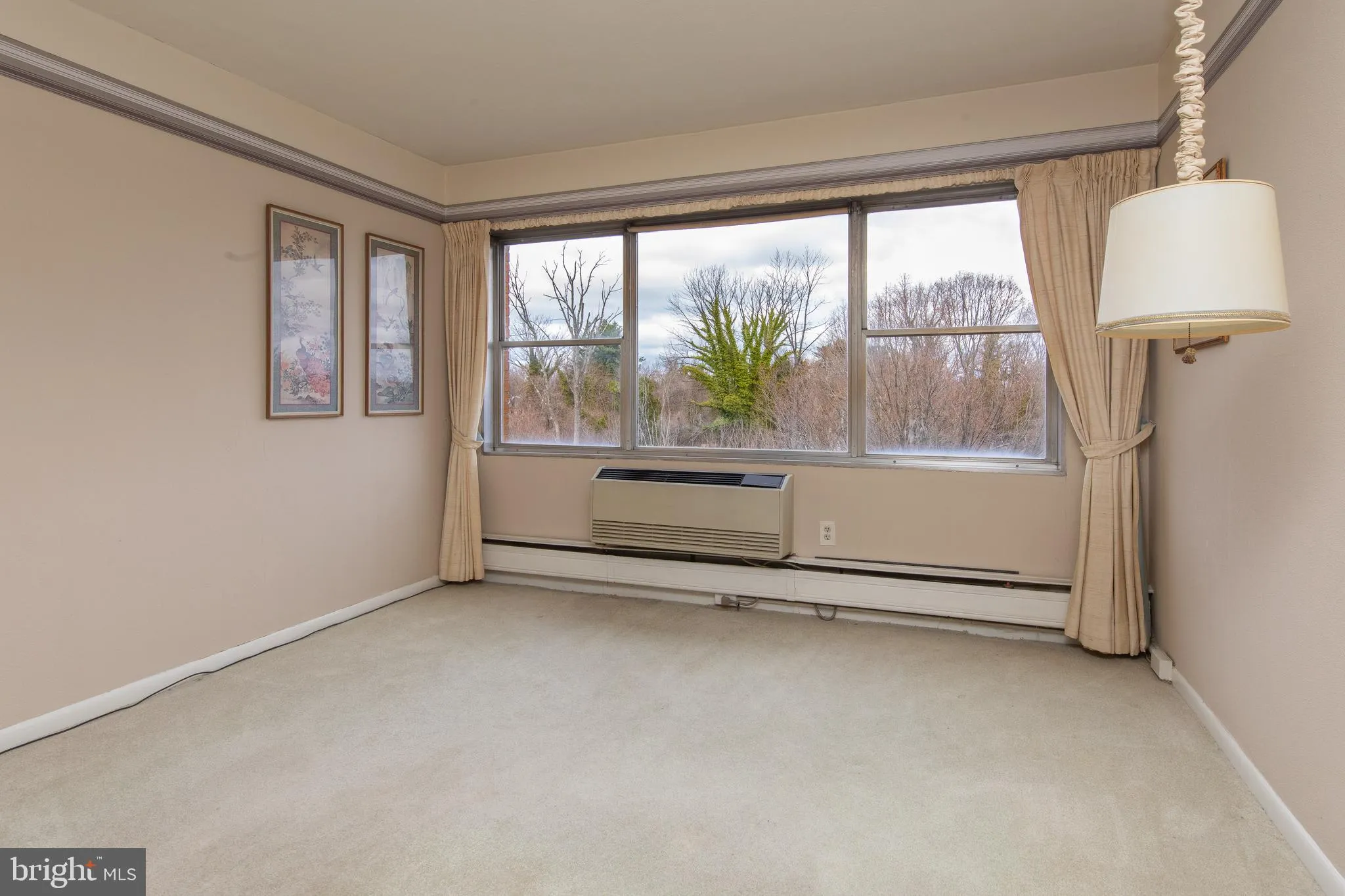 Elkins Park, Pennsylvania 19027, United States, 2 Bedrooms Bedrooms, ,2 BathroomsBathrooms,Residential,Pending,90571