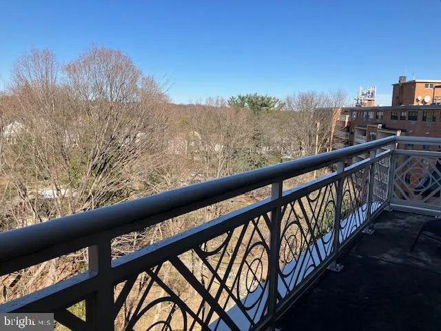 Elkins Park, Pennsylvania 19027, United States, 2 Bedrooms Bedrooms, ,2 BathroomsBathrooms,Residential,Pending,90571