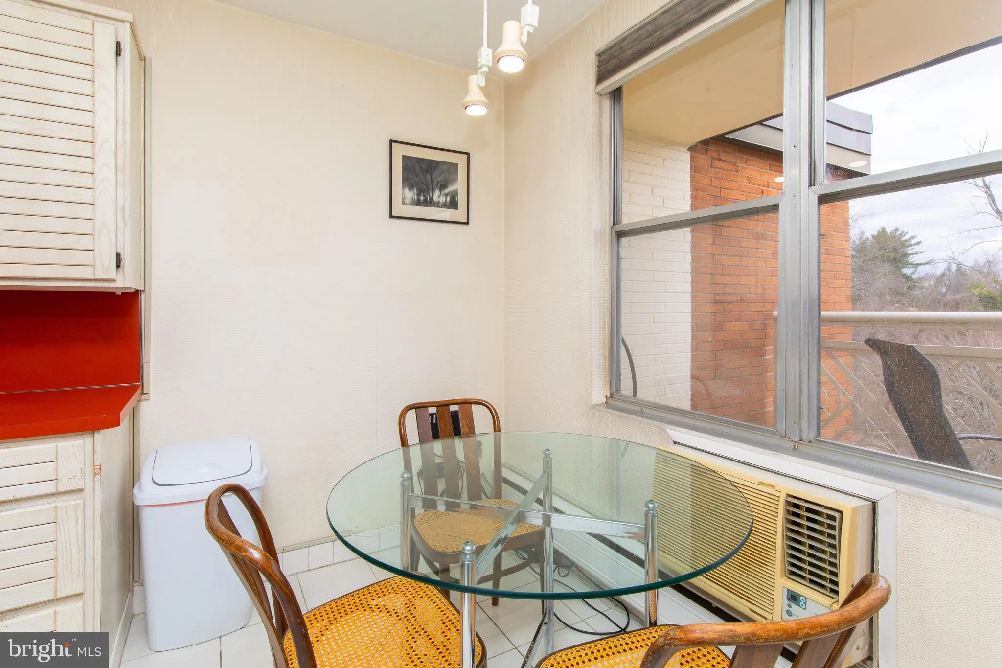 Elkins Park, Pennsylvania 19027, United States, 2 Bedrooms Bedrooms, ,2 BathroomsBathrooms,Residential,Pending,90571