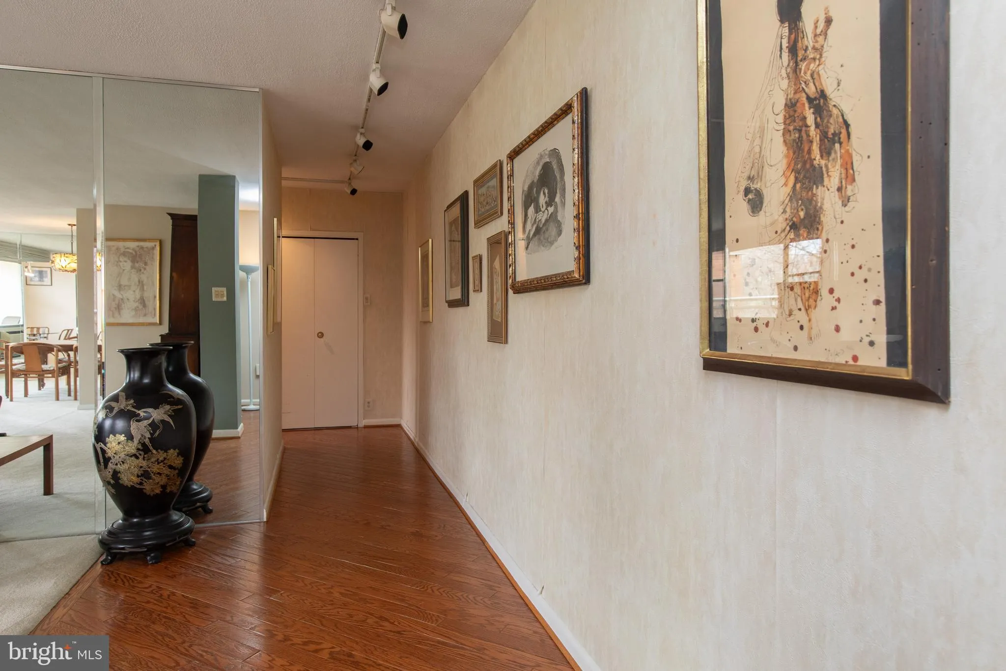 Elkins Park, Pennsylvania 19027, United States, 2 Bedrooms Bedrooms, ,2 BathroomsBathrooms,Residential,Pending,90571