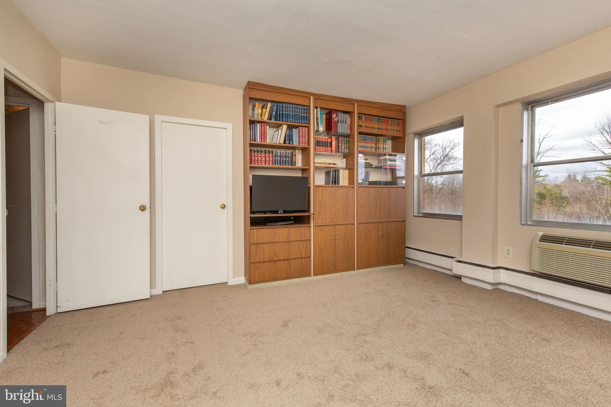 Elkins Park, Pennsylvania 19027, United States, 2 Bedrooms Bedrooms, ,2 BathroomsBathrooms,Residential,Pending,90571