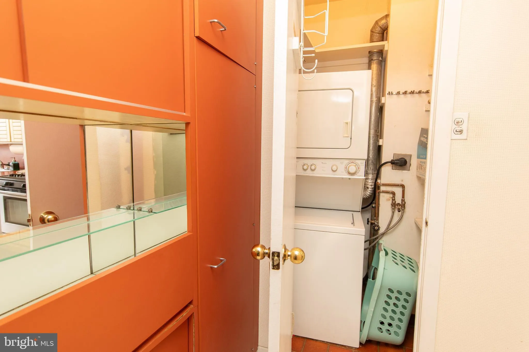 Elkins Park, Pennsylvania 19027, United States, 2 Bedrooms Bedrooms, ,2 BathroomsBathrooms,Residential,Pending,90571