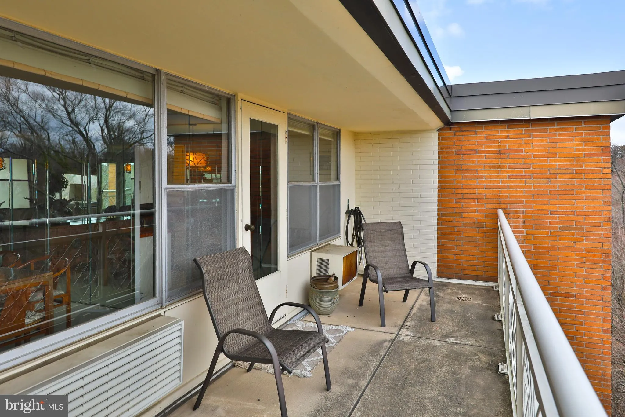 Elkins Park, Pennsylvania 19027, United States, 2 Bedrooms Bedrooms, ,2 BathroomsBathrooms,Residential,Pending,90571