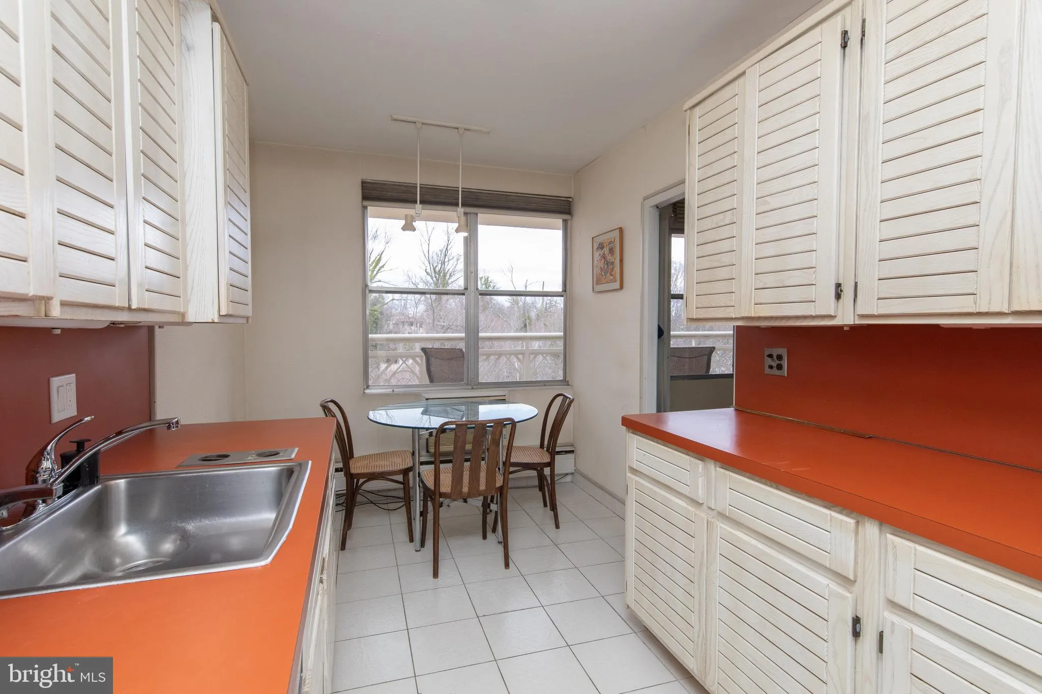 Elkins Park, Pennsylvania 19027, United States, 2 Bedrooms Bedrooms, ,2 BathroomsBathrooms,Residential,Pending,90571